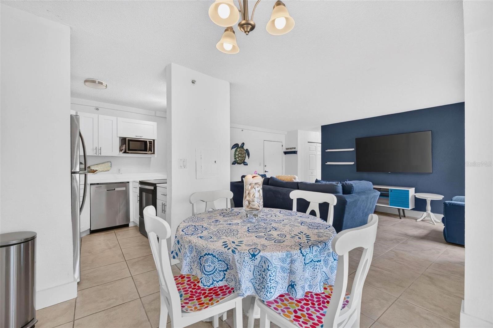 WAVE THE CONDO - Residential