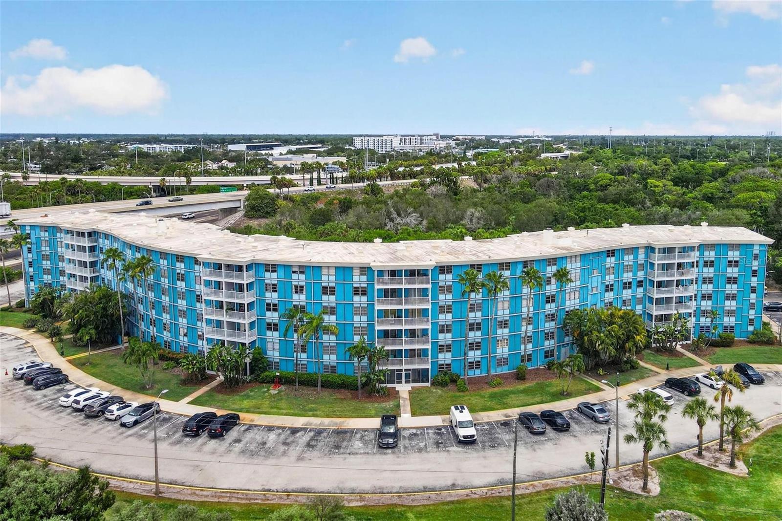 WAVE THE CONDO - Residential