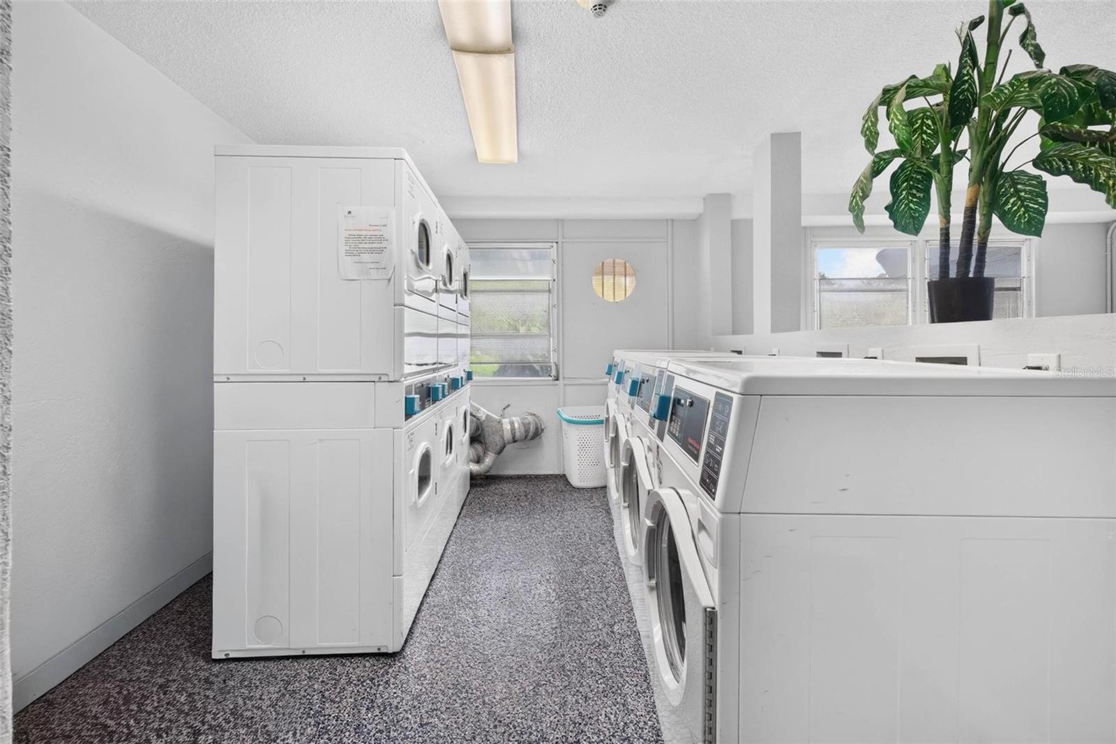 WAVE THE CONDO - Residential