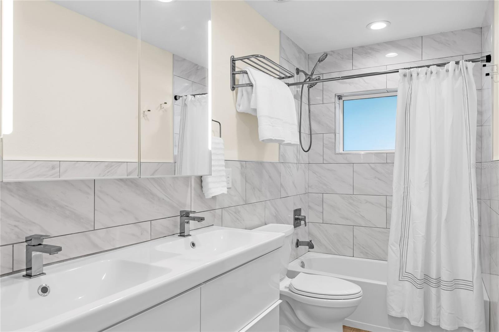 LAKE LAGRANGE HEIGHTS - Residential