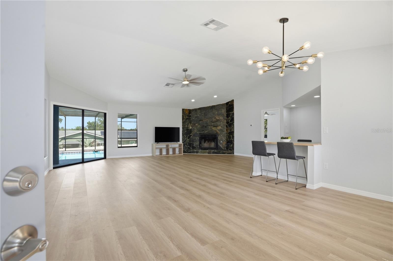 SPRING HILL - Residential