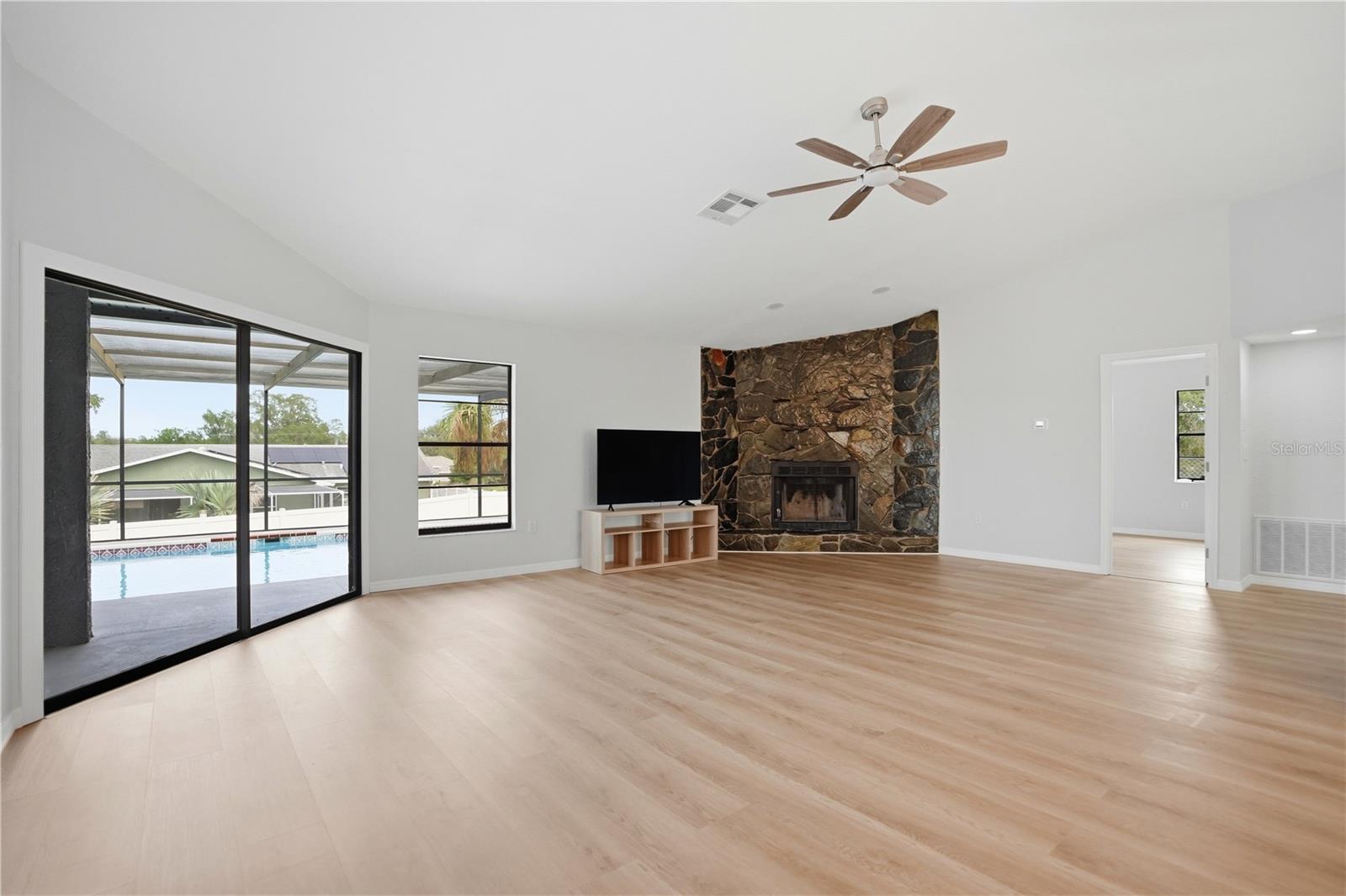 SPRING HILL - Residential