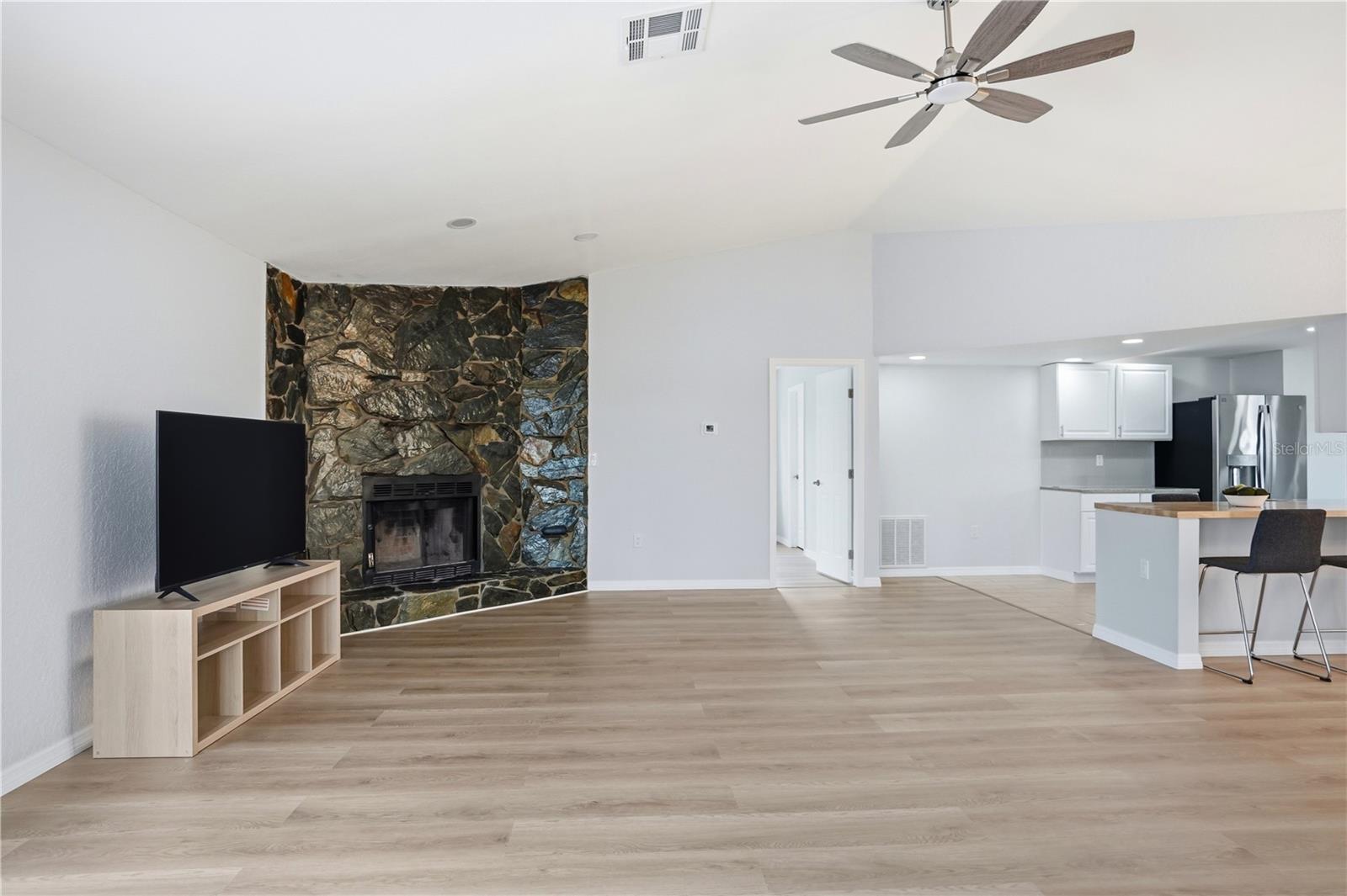 SPRING HILL - Residential