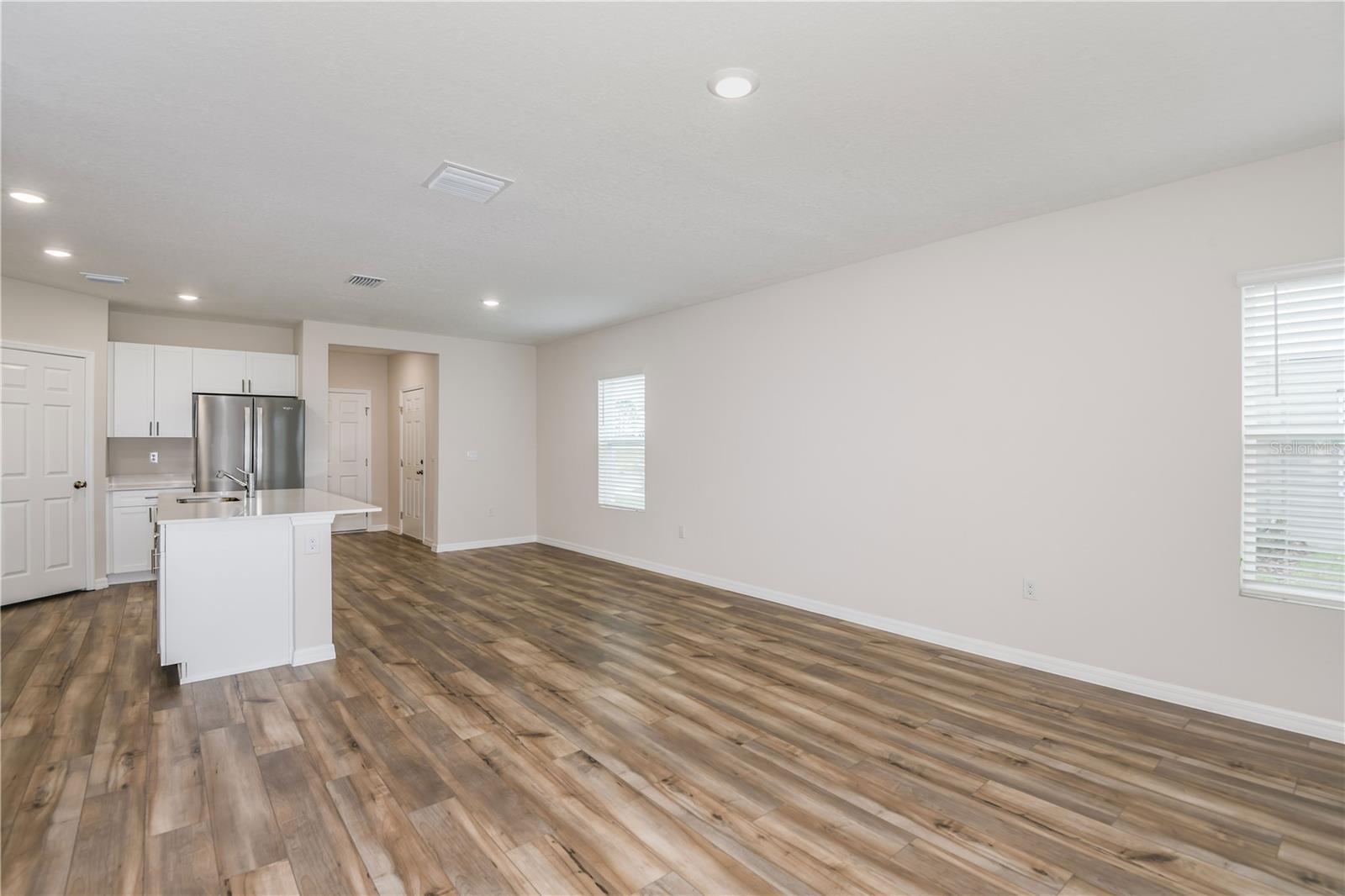 PASADENA WOODS - Residential