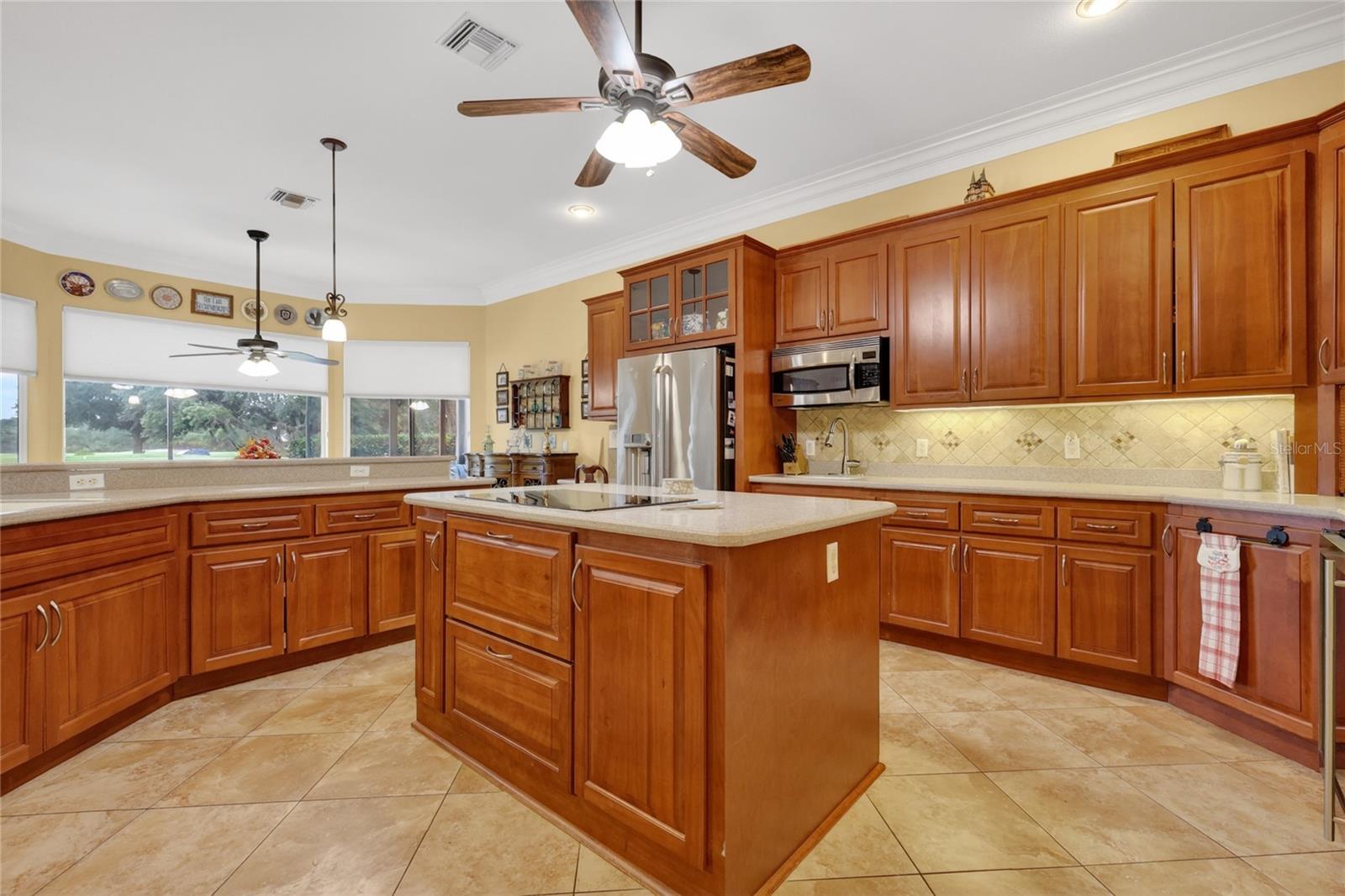 COUNTRY CLUB MOUNT DOR - Residential