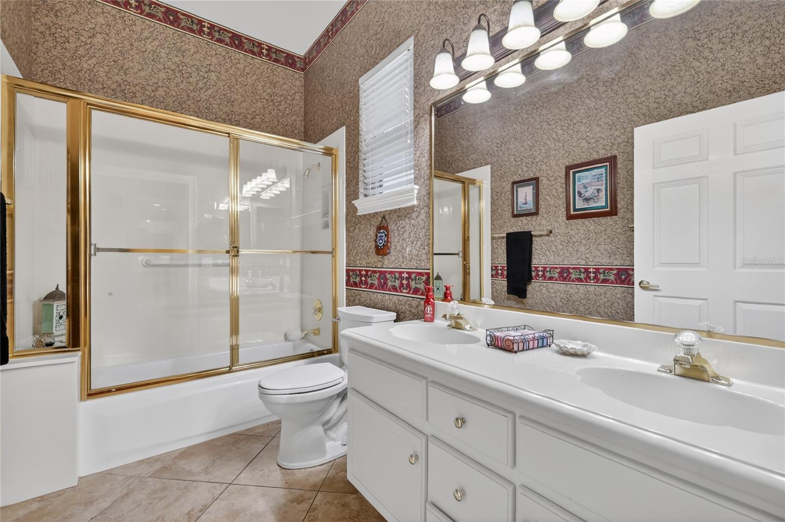 COUNTRY CLUB MOUNT DOR - Residential