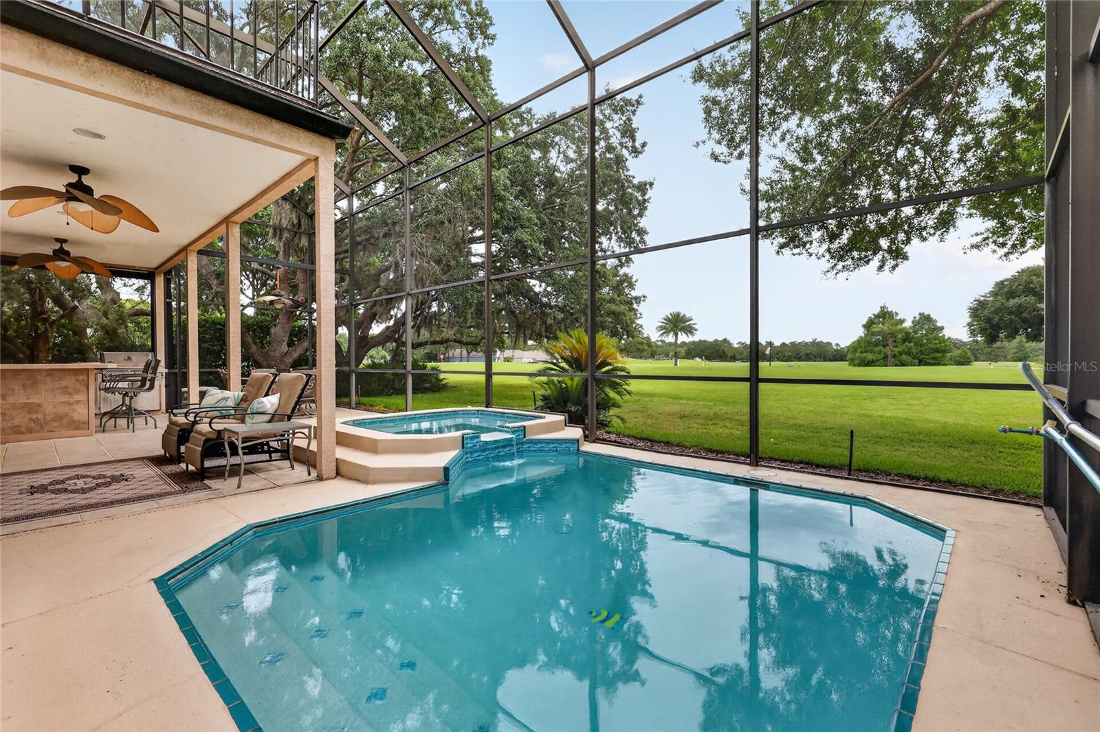 COUNTRY CLUB MOUNT DOR - Residential