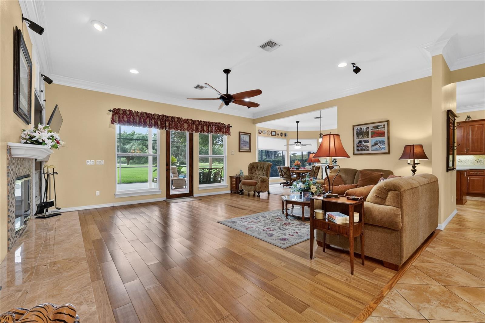 COUNTRY CLUB MOUNT DOR - Residential