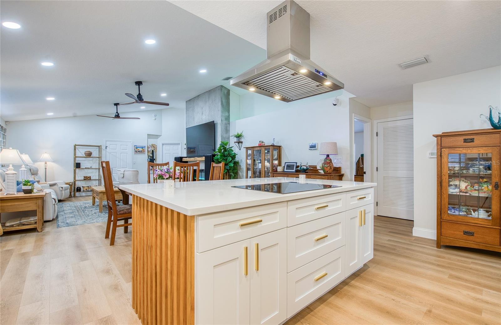 PASADENA PARK - Residential Lease