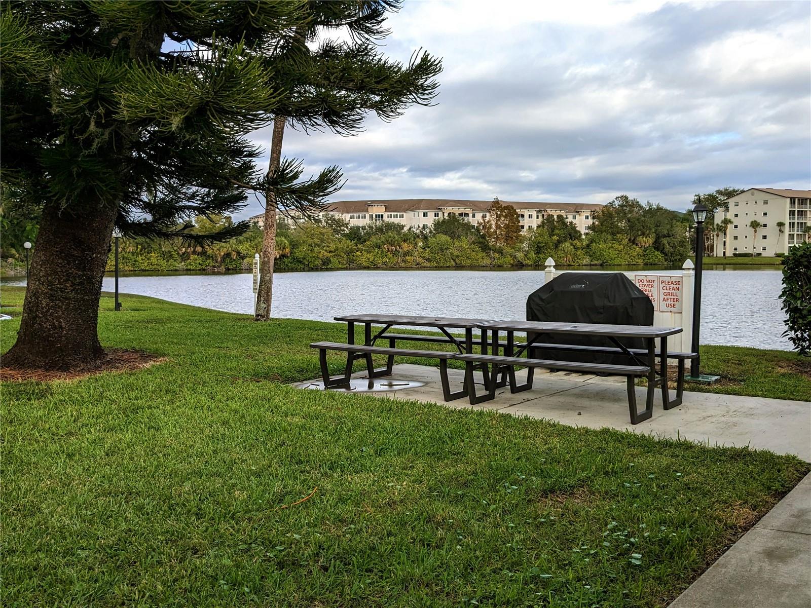 BAYSHORE ON THE LAKE APTS II SEC 3 - Residential