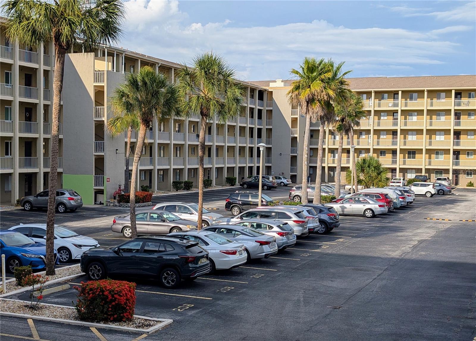 BAYSHORE ON THE LAKE APTS II SEC 3 - Residential