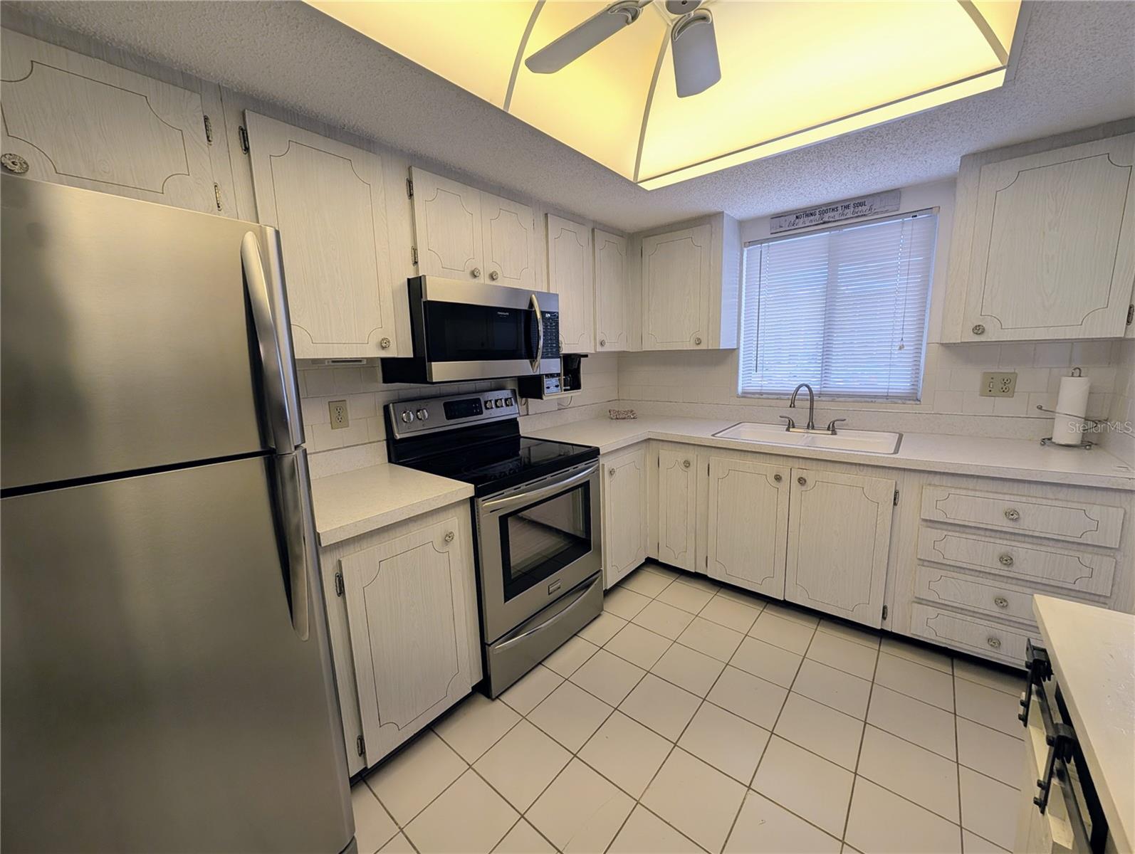 BAYSHORE ON THE LAKE APTS II SEC 3 - Residential