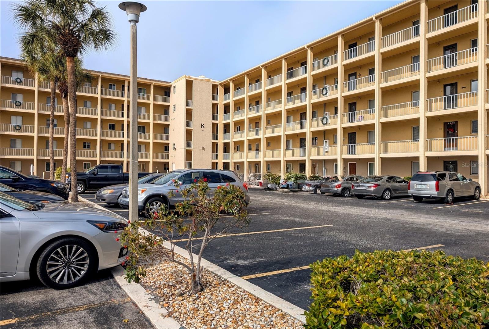 BAYSHORE ON THE LAKE APTS II SEC 3 - Residential
