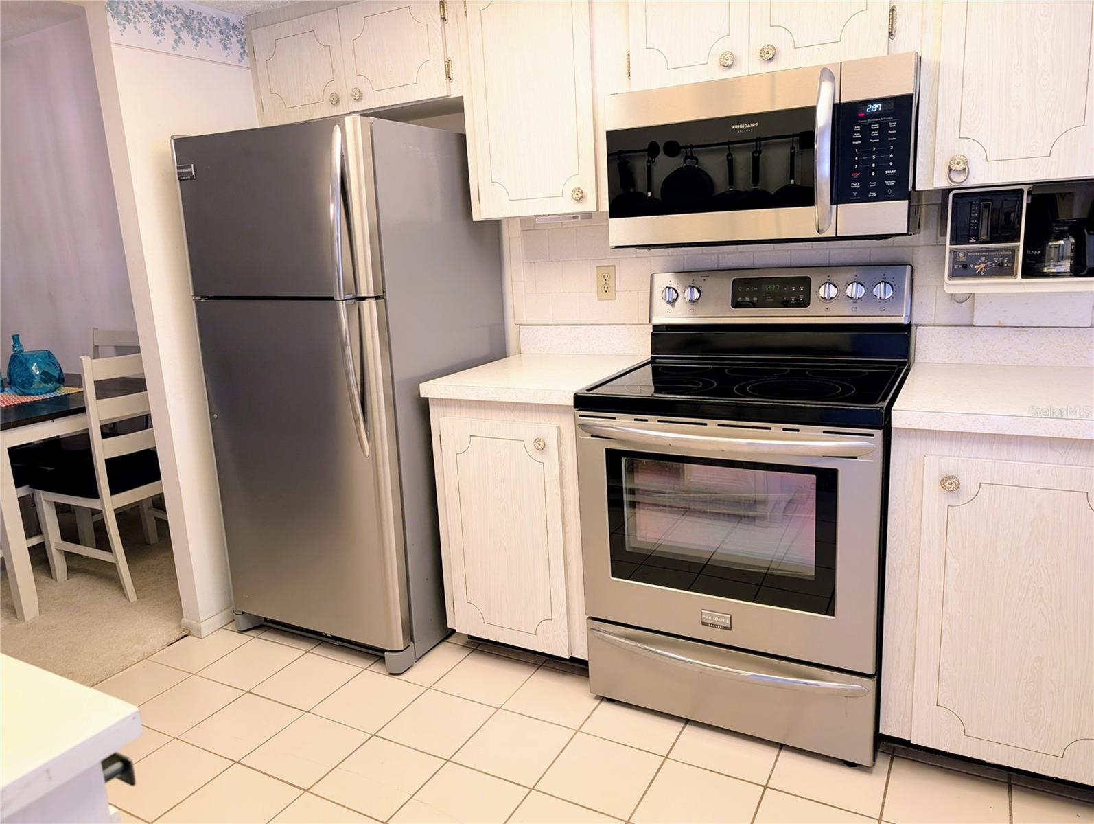 BAYSHORE ON THE LAKE APTS II SEC 3 - Residential