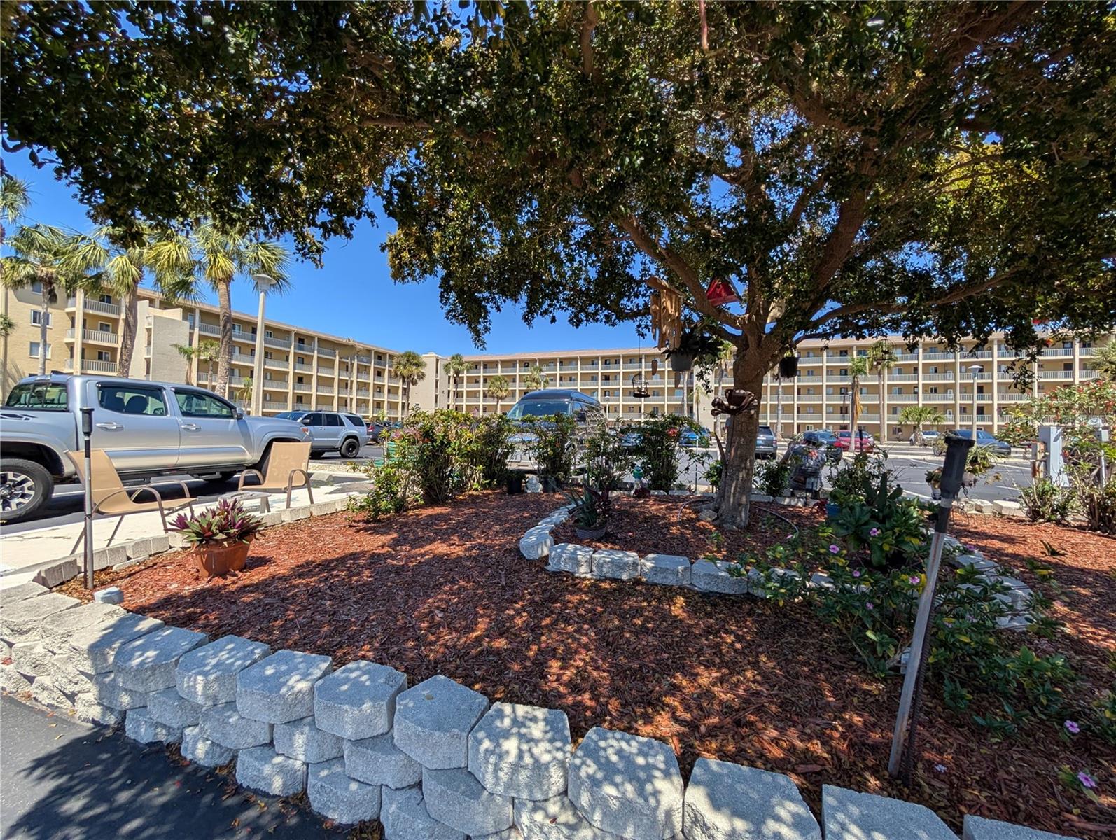 BAYSHORE ON THE LAKE APTS II SEC 3 - Residential