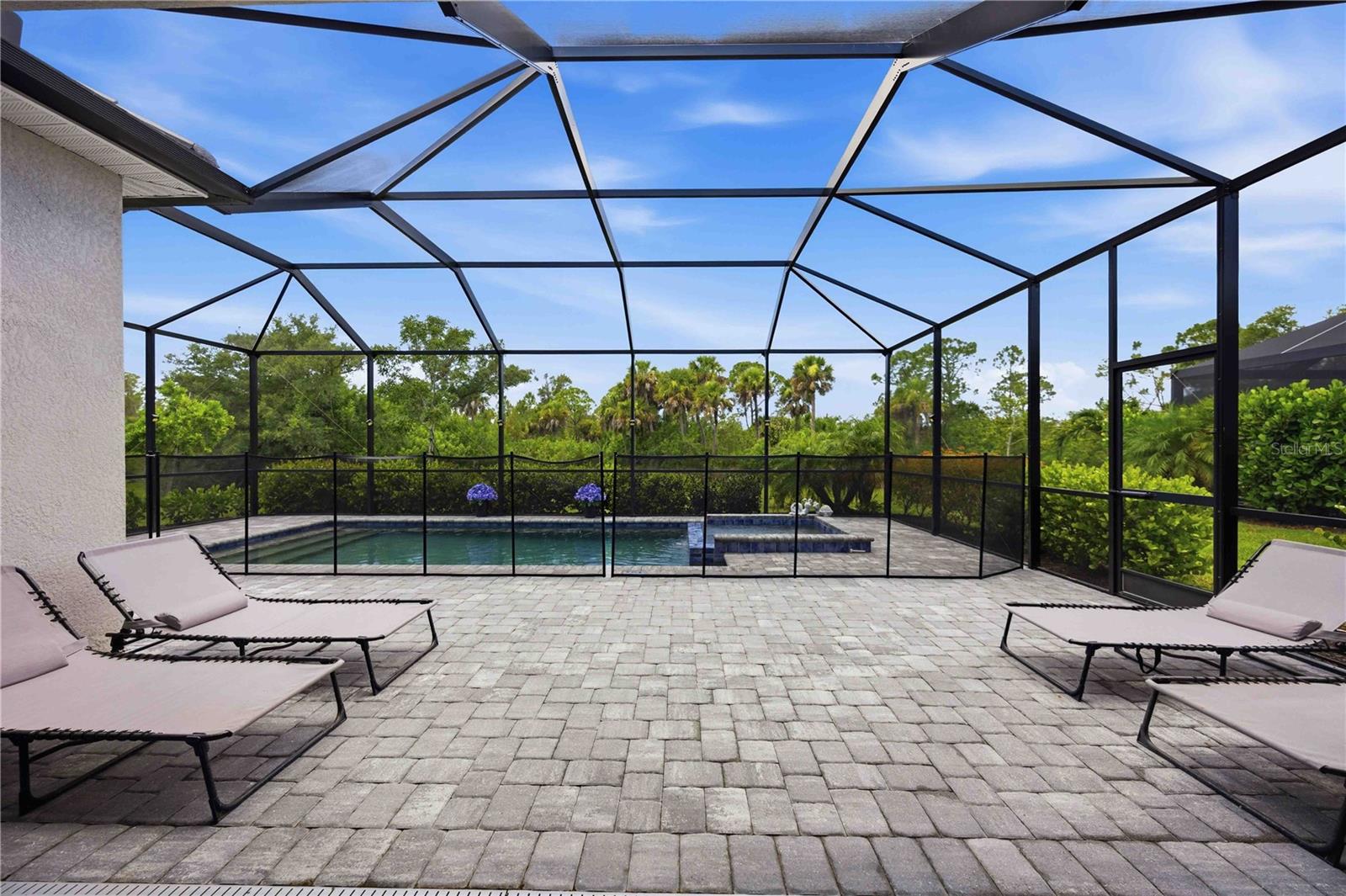 WELLEN PARK GOLF & COUNTRY CLUB - Residential