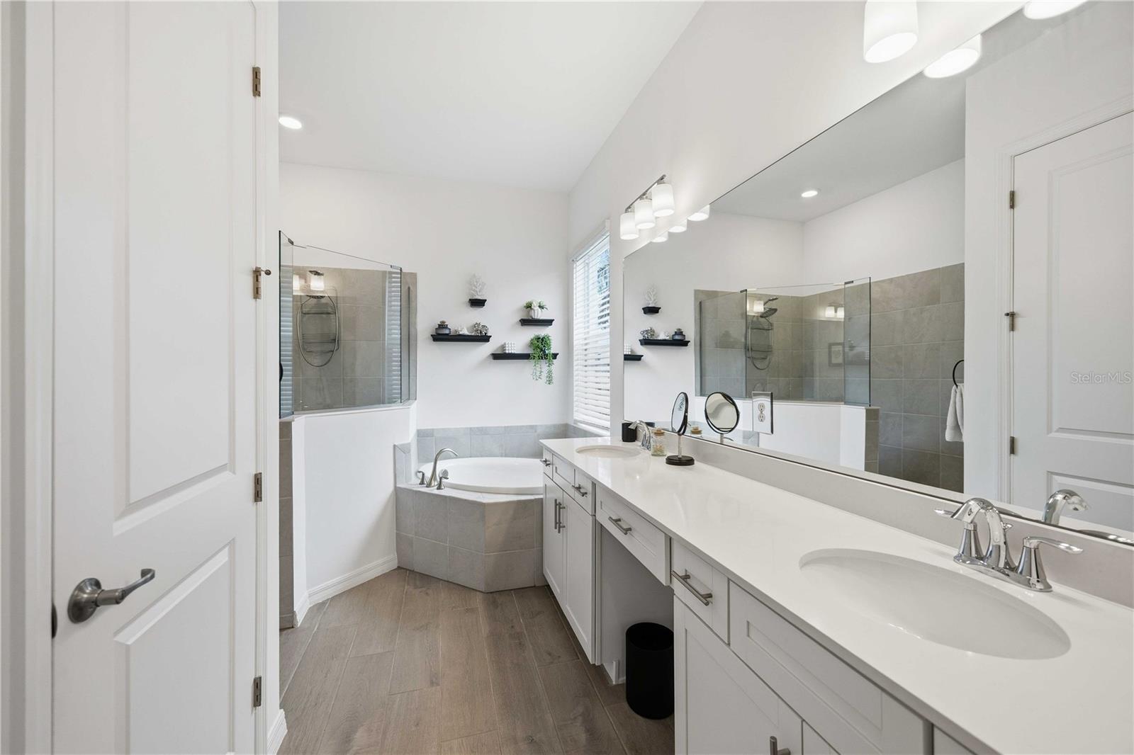 WELLEN PARK GOLF & COUNTRY CLUB - Residential