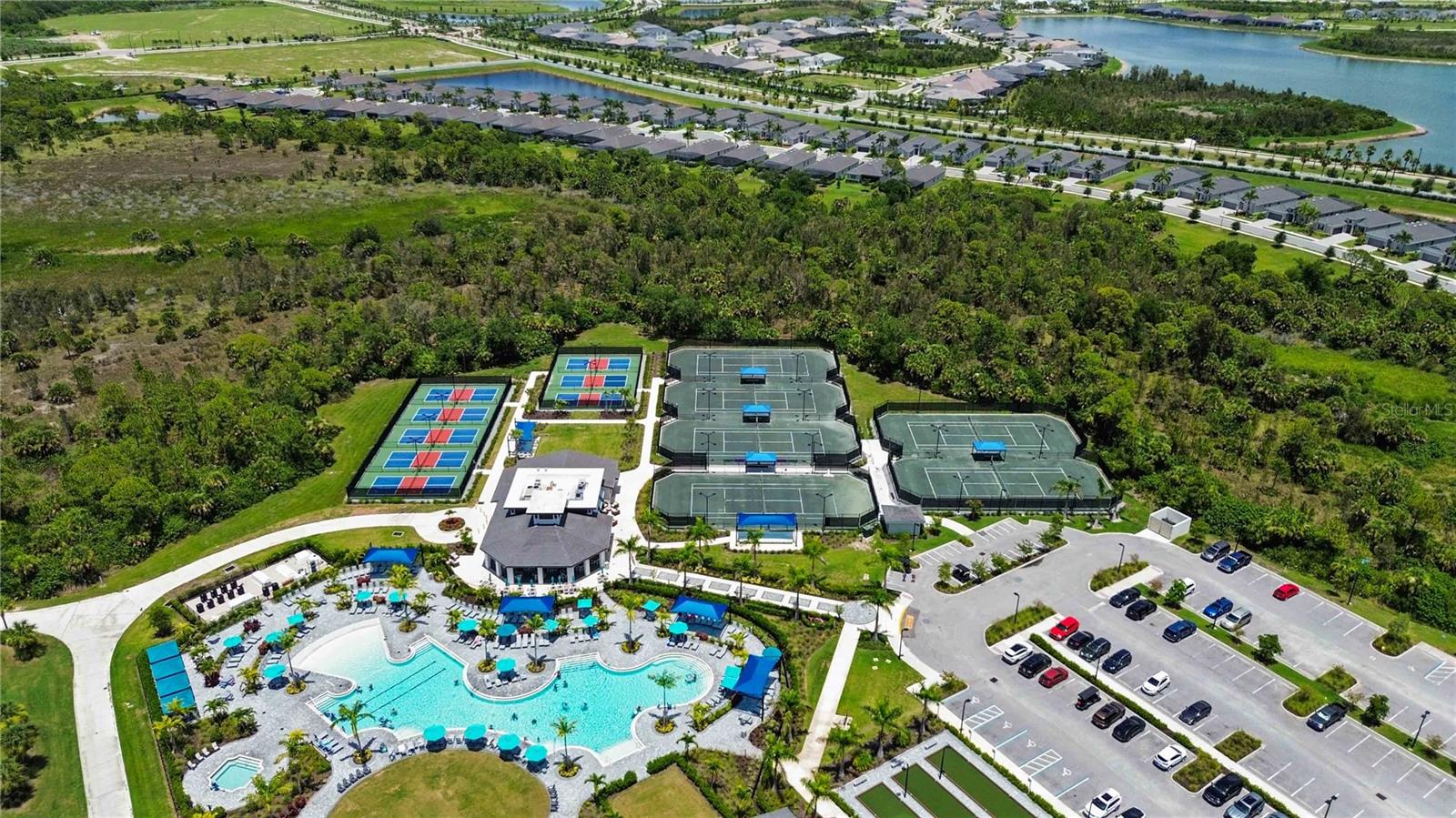 WELLEN PARK GOLF & COUNTRY CLUB - Residential