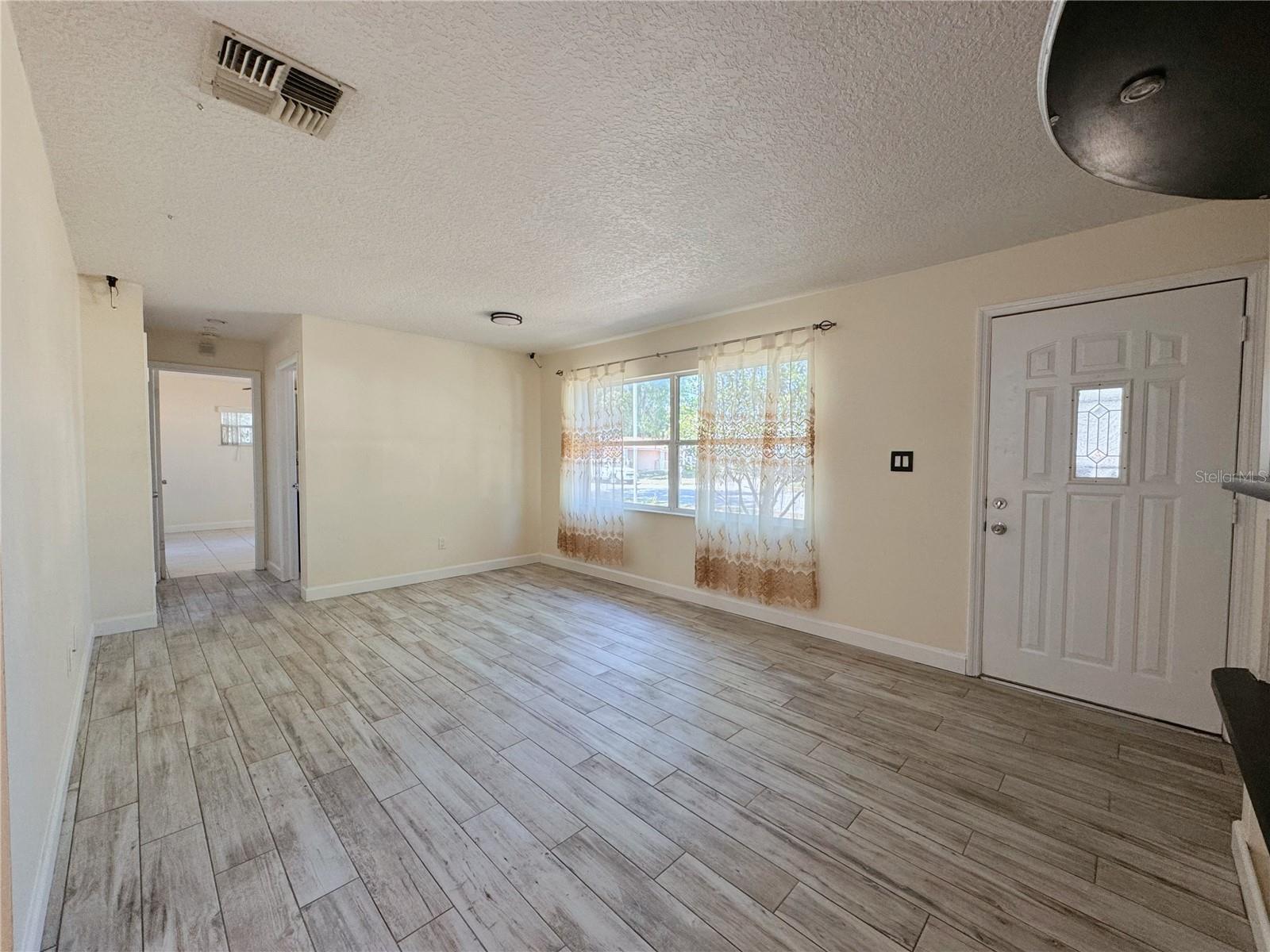 LAUREL SPGS - Residential Lease