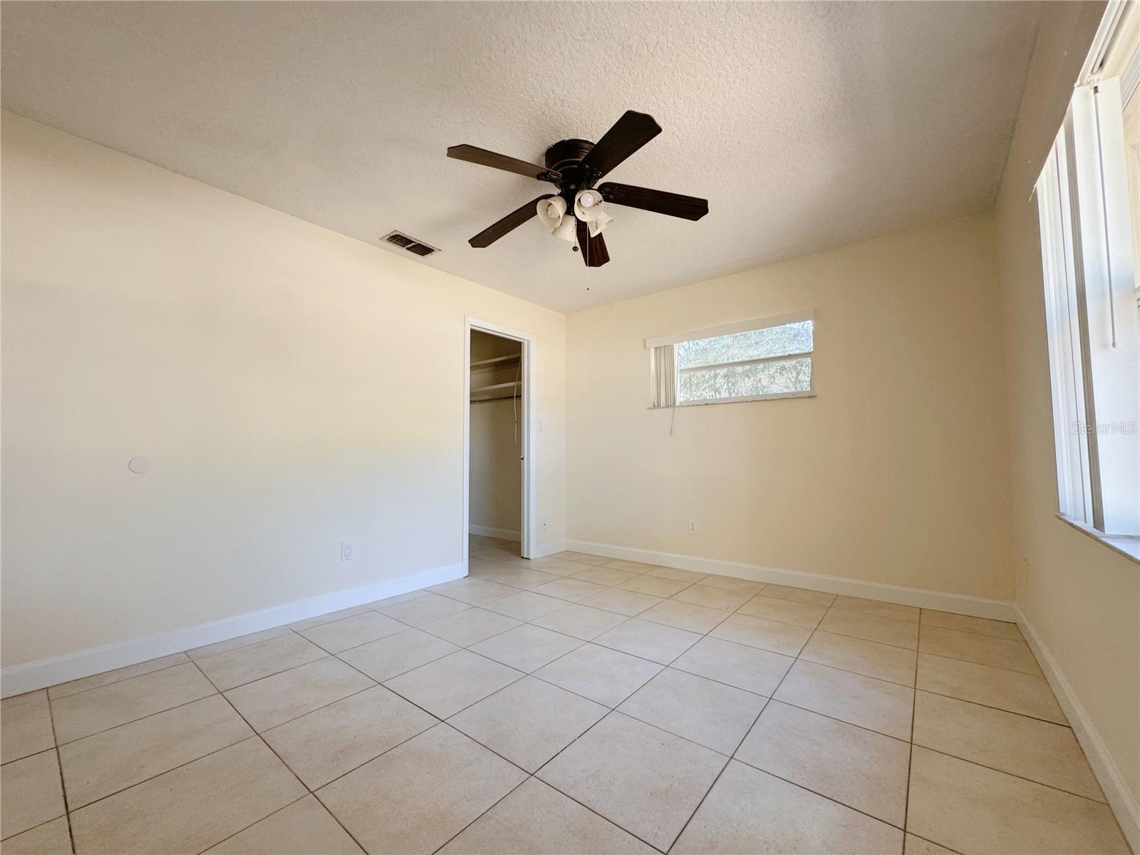 LAUREL SPGS - Residential Lease