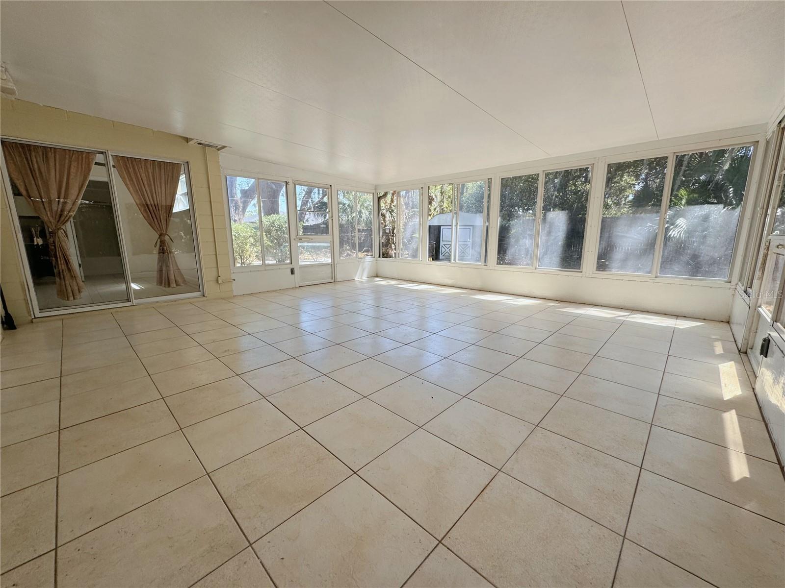 LAUREL SPGS - Residential Lease