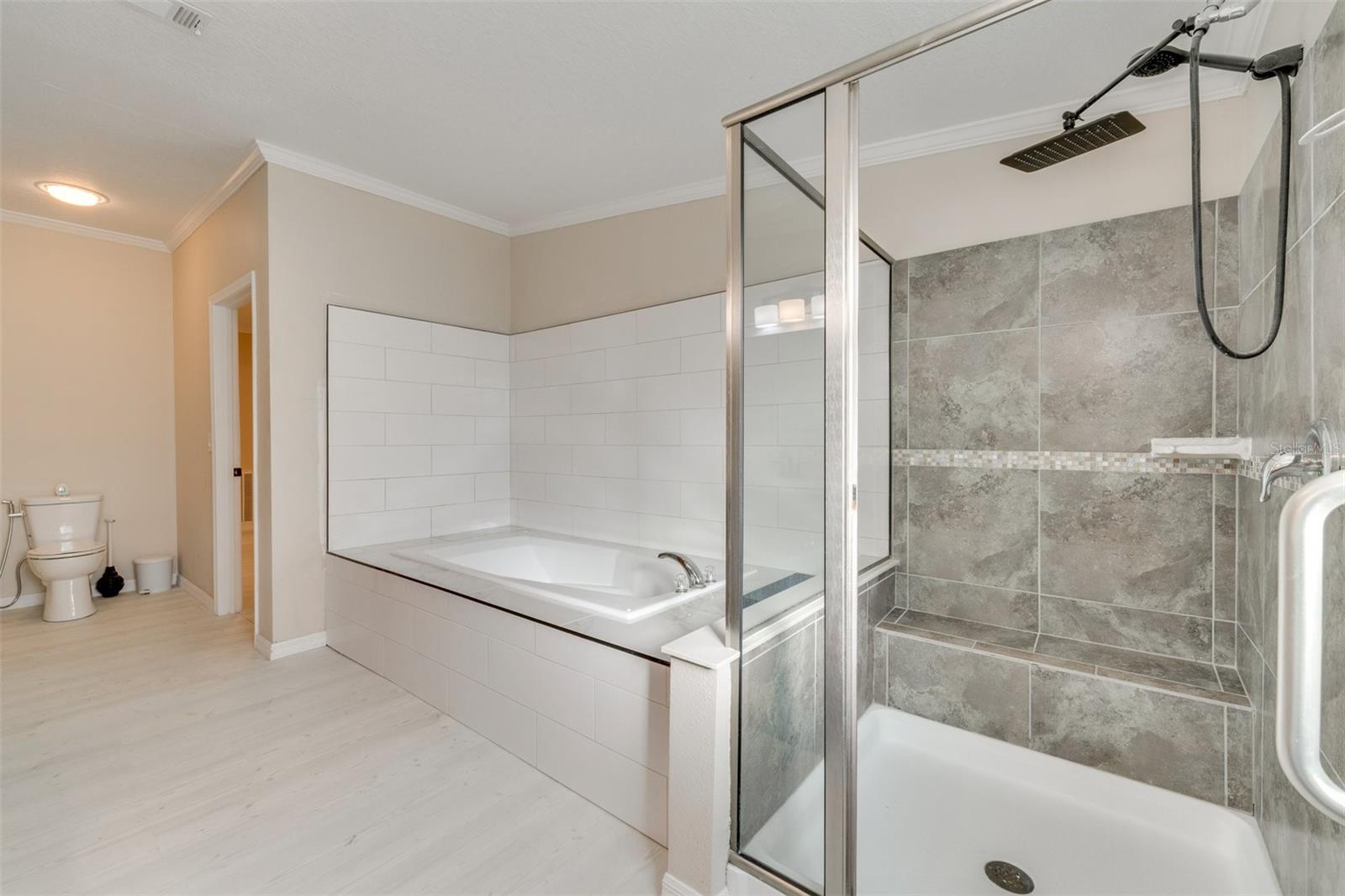 HAPPY TRAILS UNITS 1 & 2 UNREC - Residential Lease