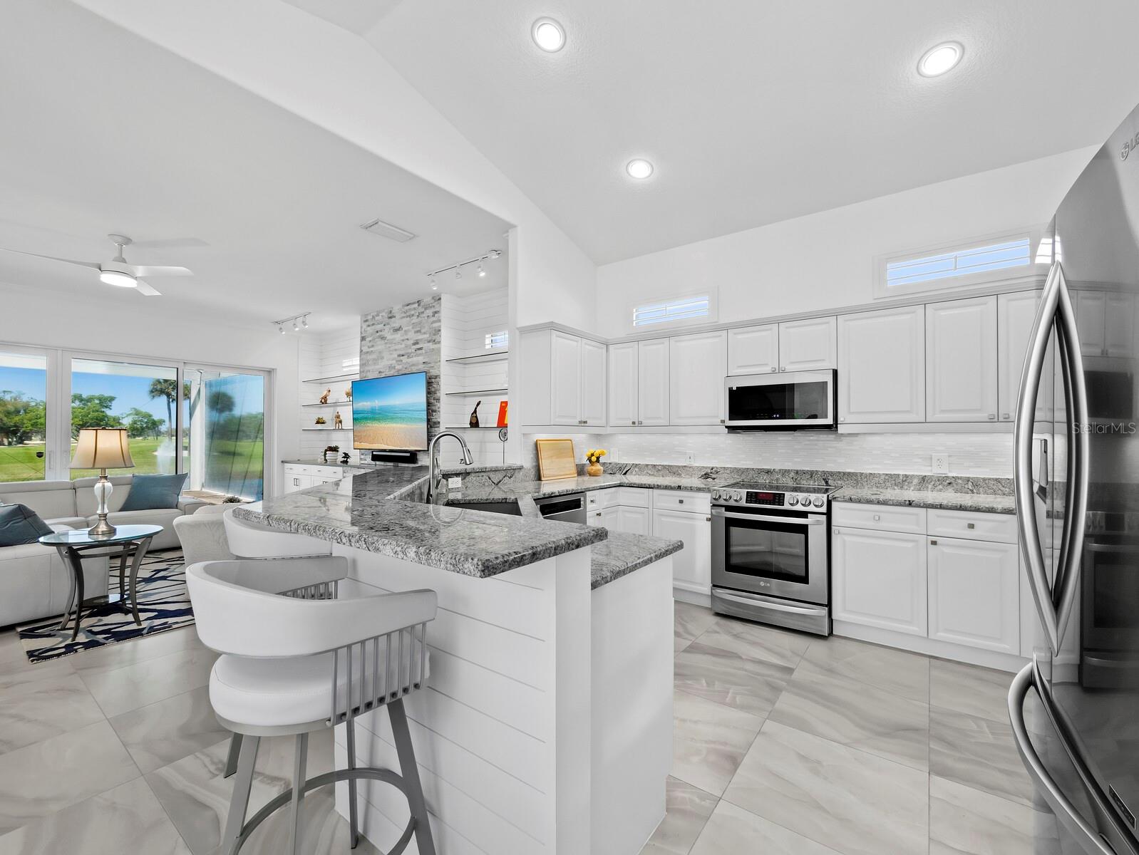 EMERALD POINTE SOUTH - Residential