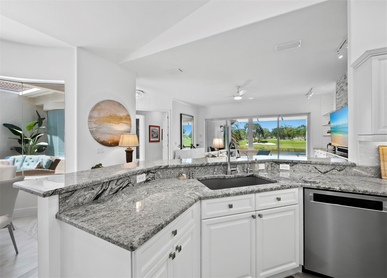 EMERALD POINTE SOUTH - Residential