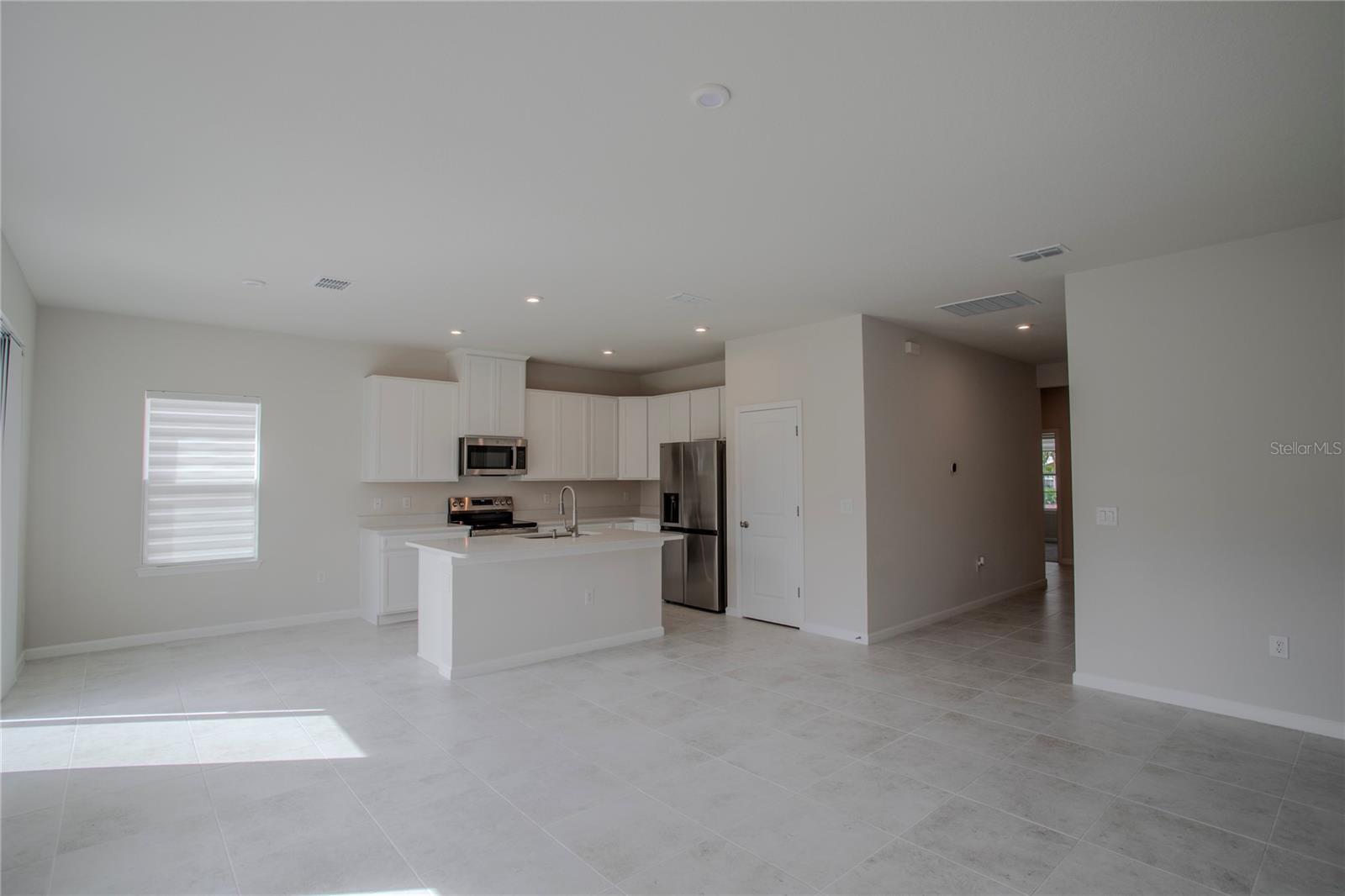 OVERLOOK/GRASSY LAKE PH - Residential Lease