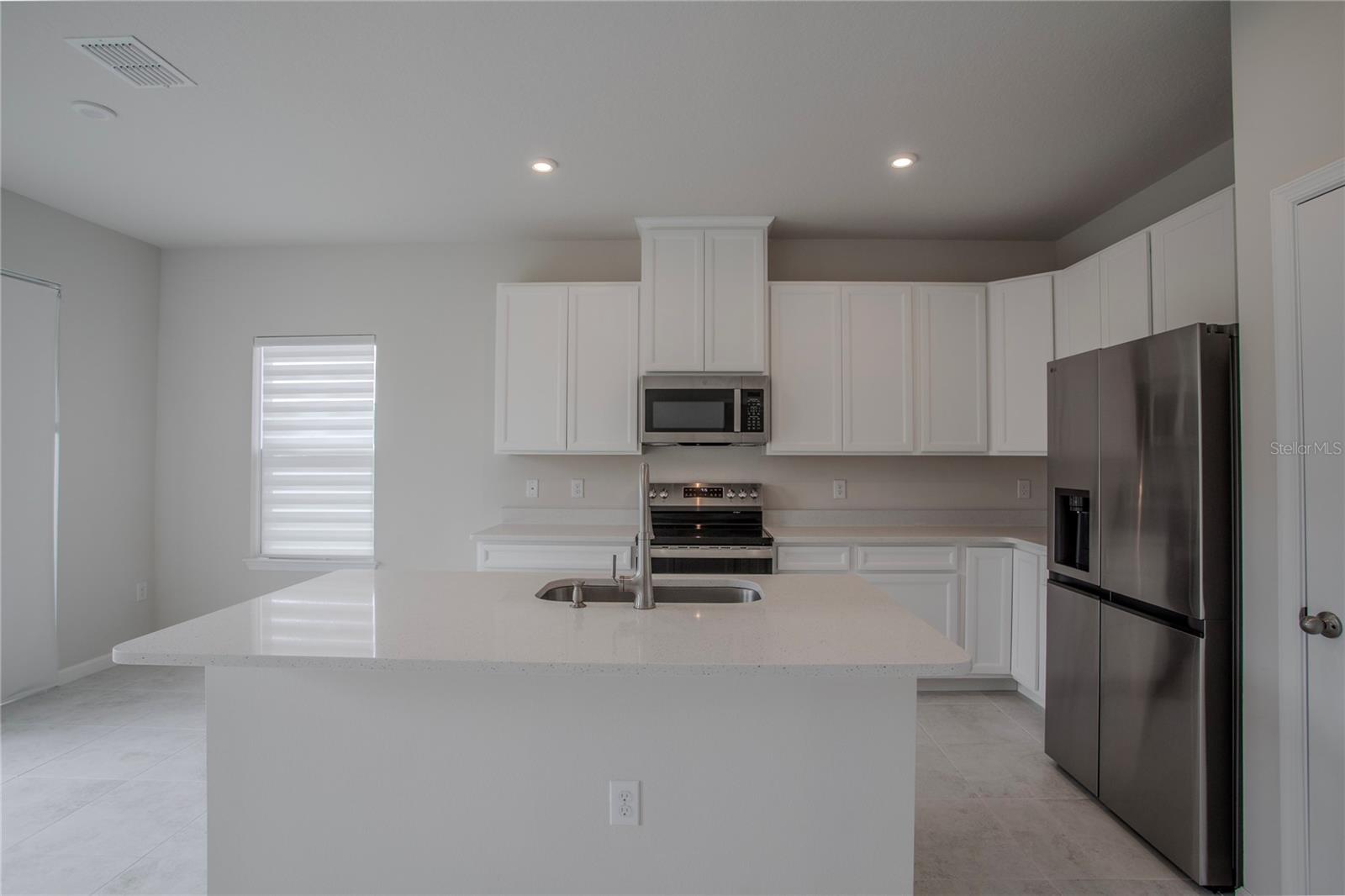 OVERLOOK/GRASSY LAKE PH - Residential Lease