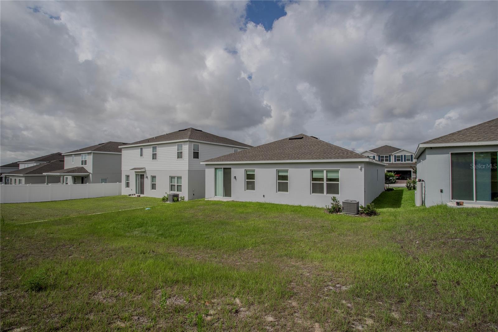 OVERLOOK/GRASSY LAKE PH - Residential Lease