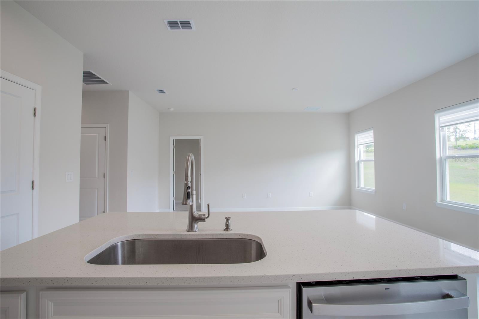 OVERLOOK/GRASSY LAKE PH - Residential Lease