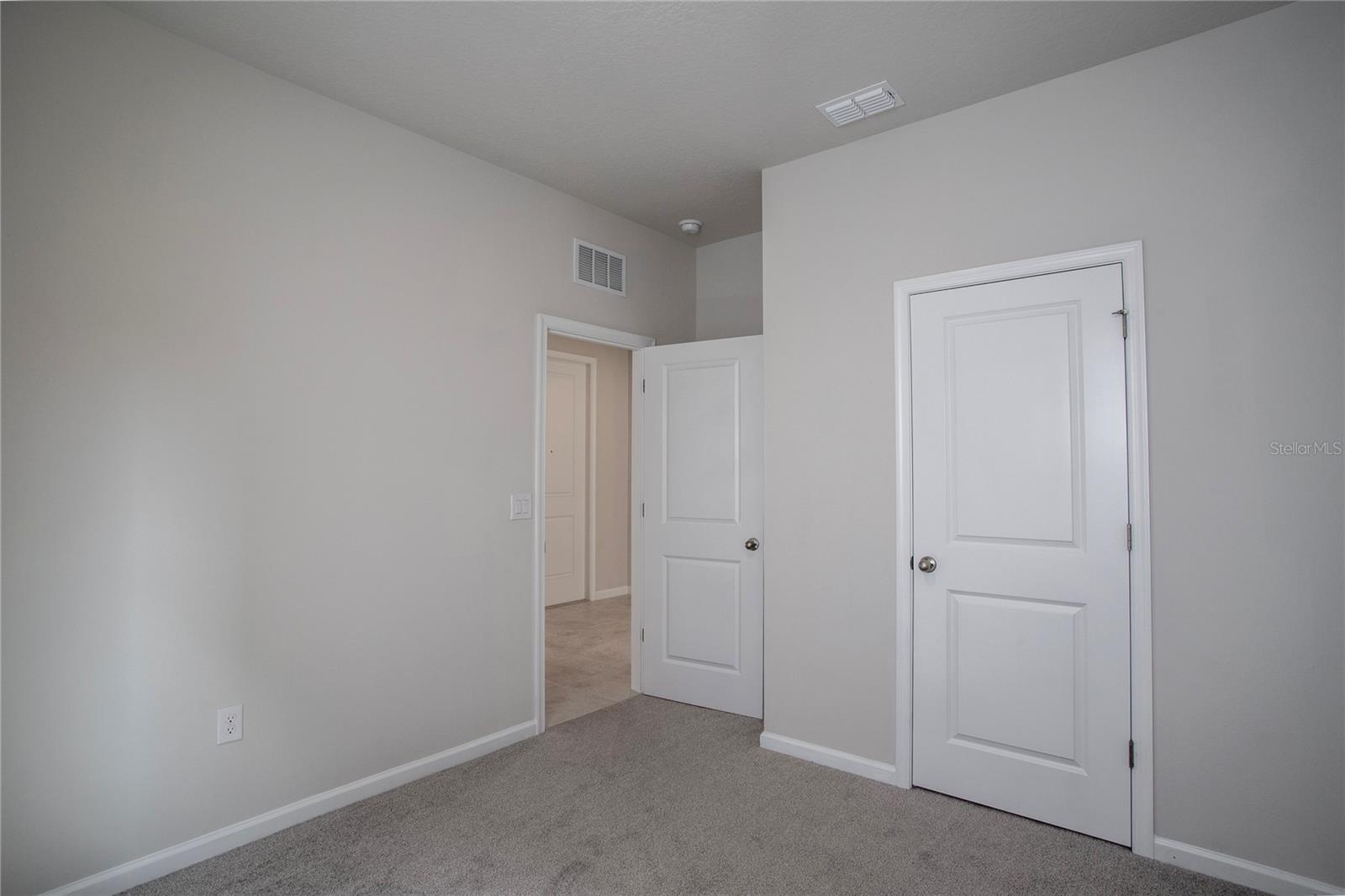 OVERLOOK/GRASSY LAKE PH - Residential Lease