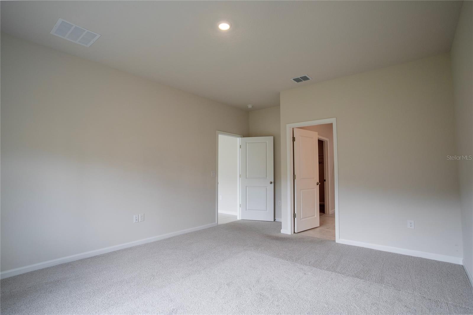 OVERLOOK/GRASSY LAKE PH - Residential Lease