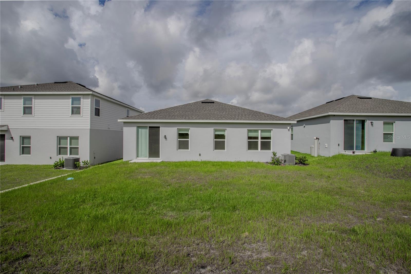 OVERLOOK/GRASSY LAKE PH - Residential Lease