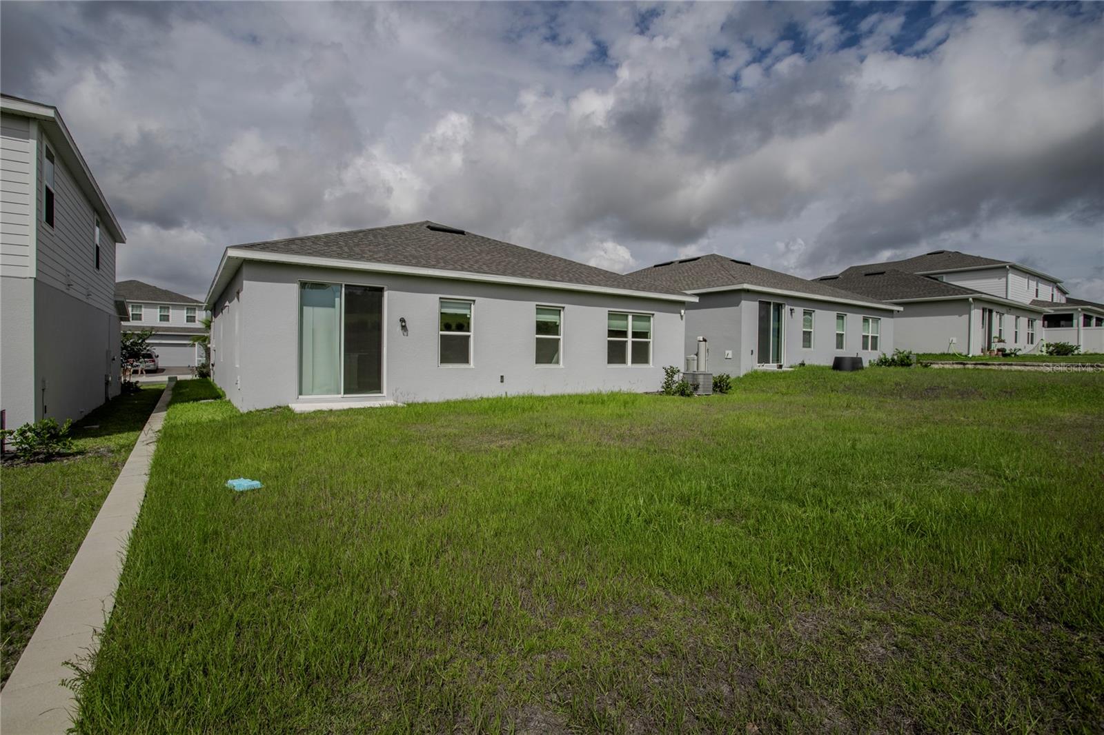 OVERLOOK/GRASSY LAKE PH - Residential Lease