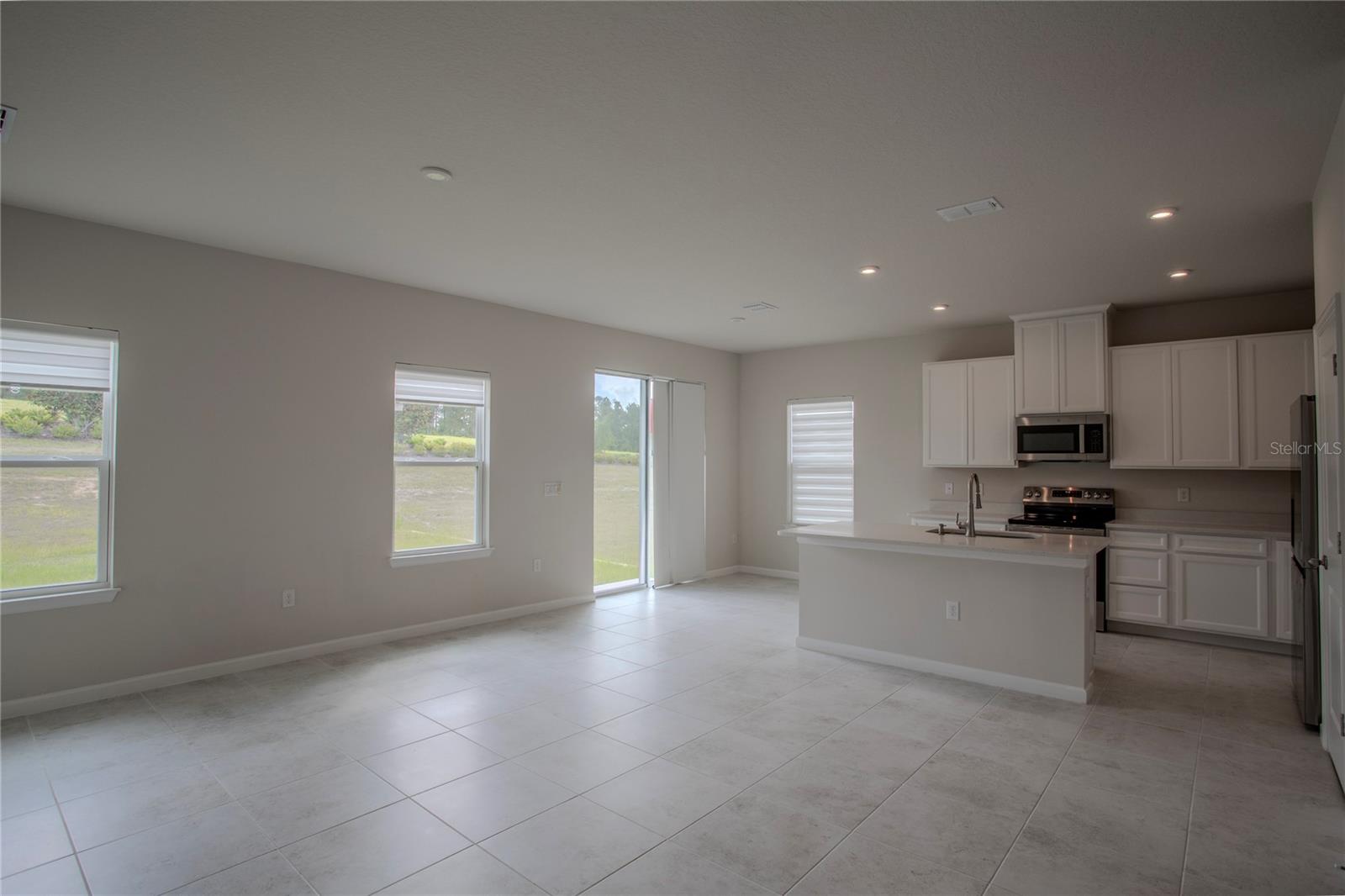 OVERLOOK/GRASSY LAKE PH - Residential Lease