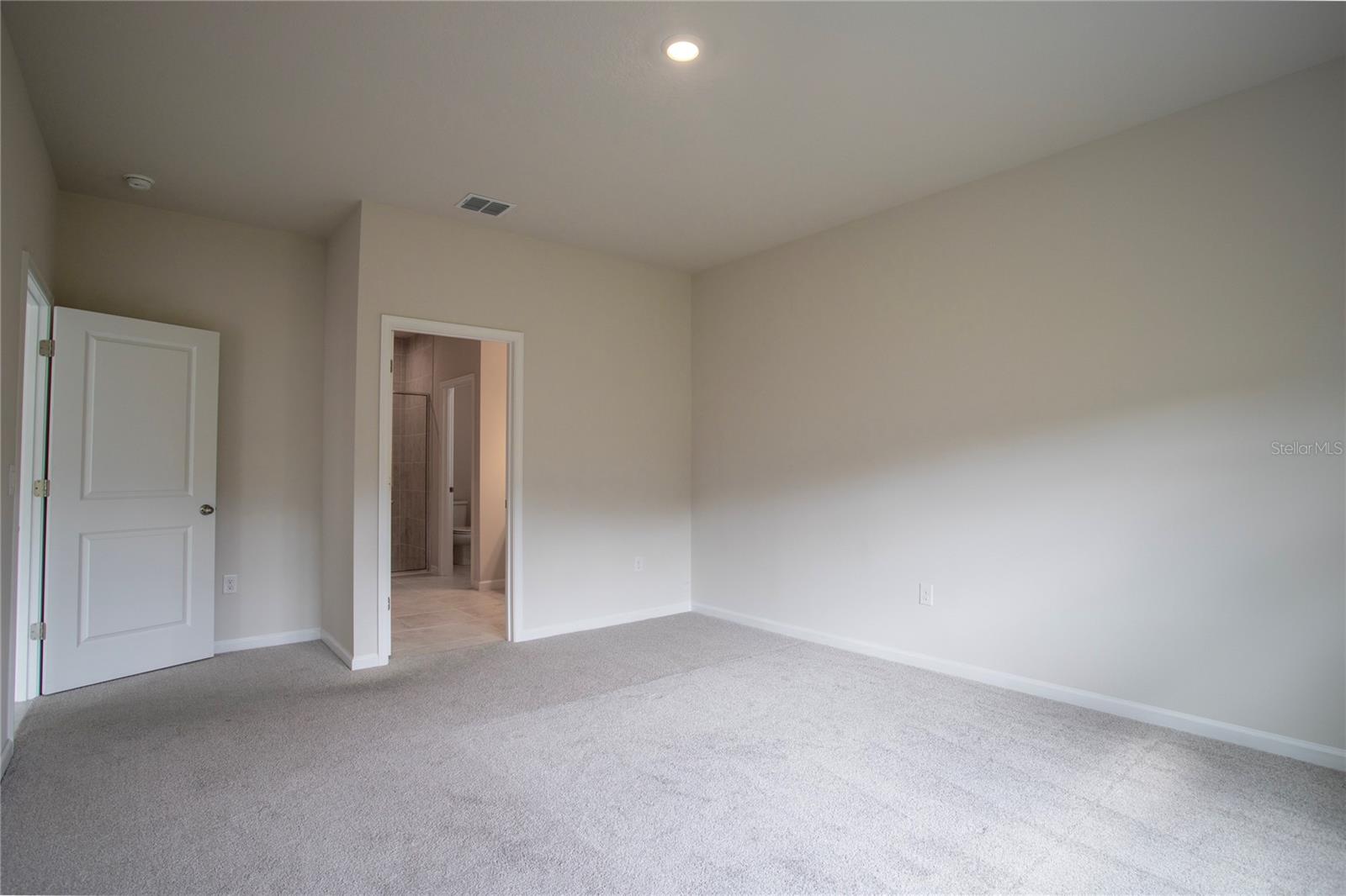 OVERLOOK/GRASSY LAKE PH - Residential Lease