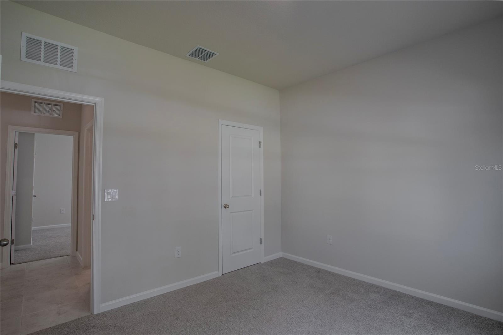 OVERLOOK/GRASSY LAKE PH - Residential Lease