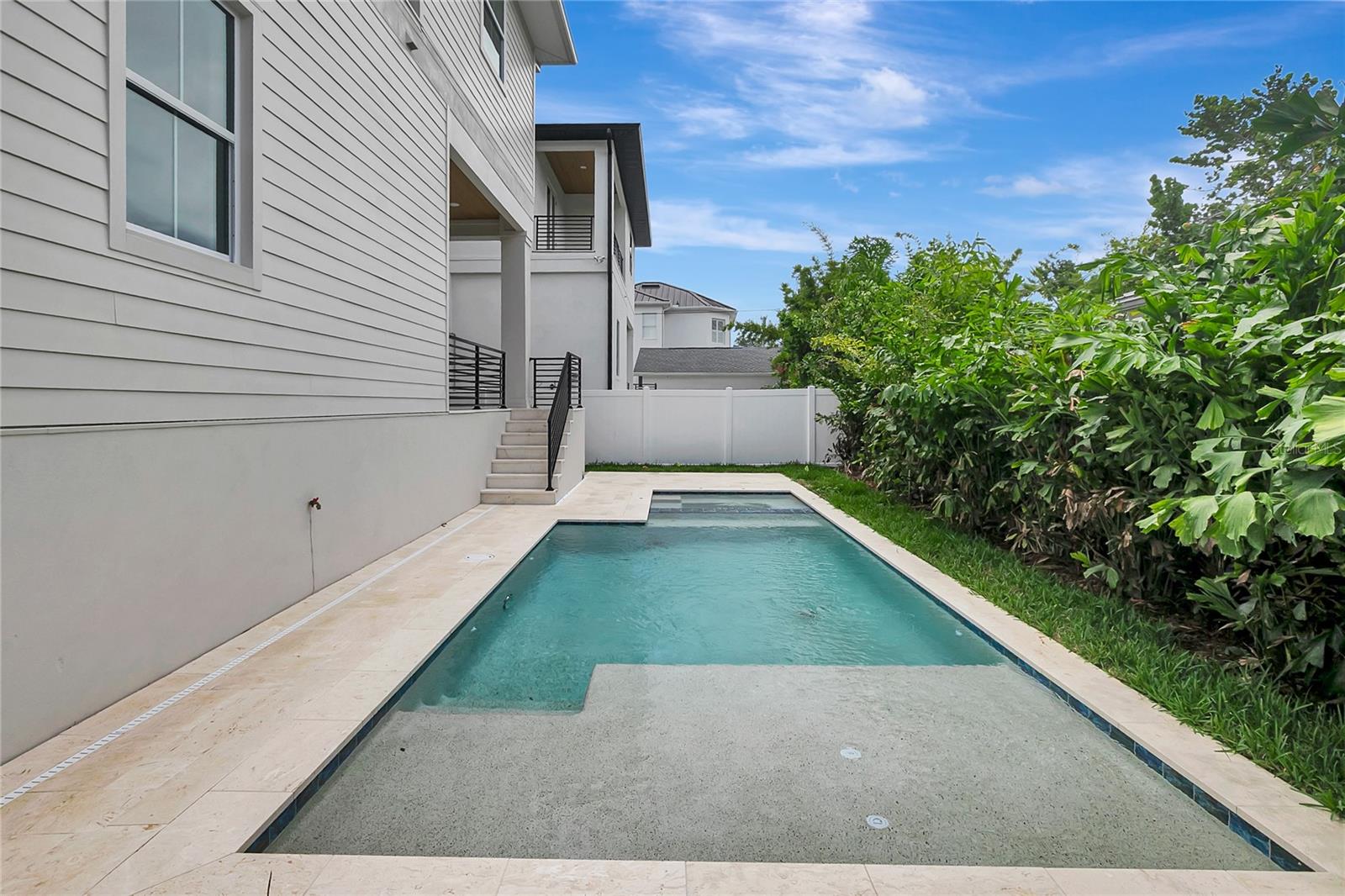 DAVIS ISLANDS PB10 PG52 TO 57 AND PB17 PG5 - Residential
