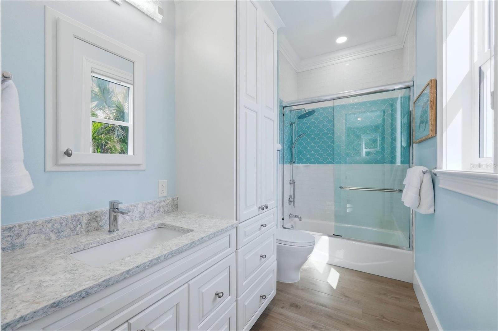 EDGEMERE - Residential Lease
