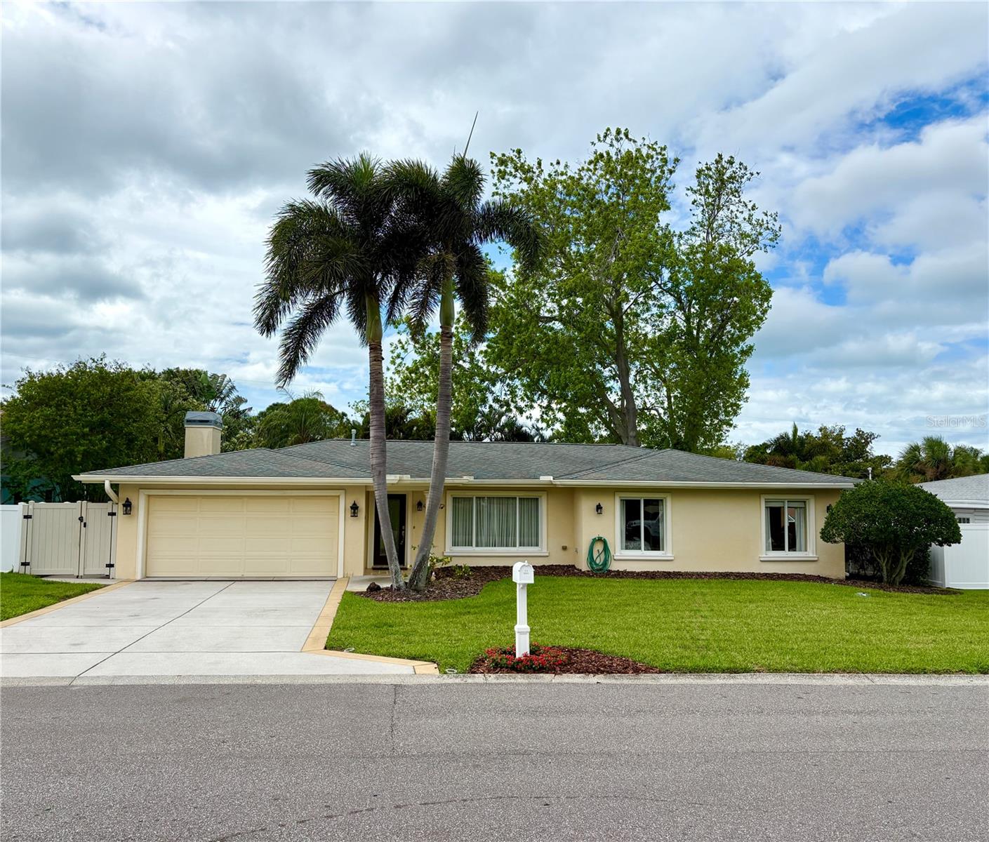 HARBOR HILLS - Residential