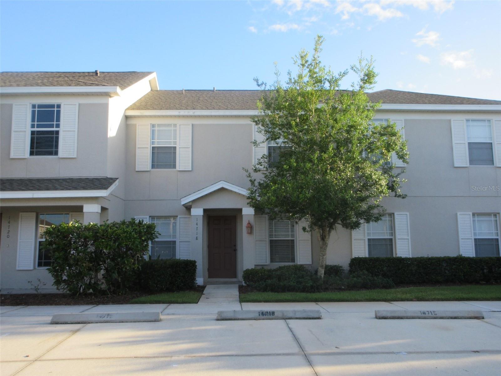 Ready To Move In! Beautiful 3 bedroom, 2.5 Bathroom Town home with updates including newer appliances, and new paint. This place is spotless and ready to move in. The neighborhood is well kept and has a community pool. There is also a screened lanai with a storage closet.  Close to schools, shopping, parks and I-75. Washer and Dryer in the unit.  Two open parking spots.