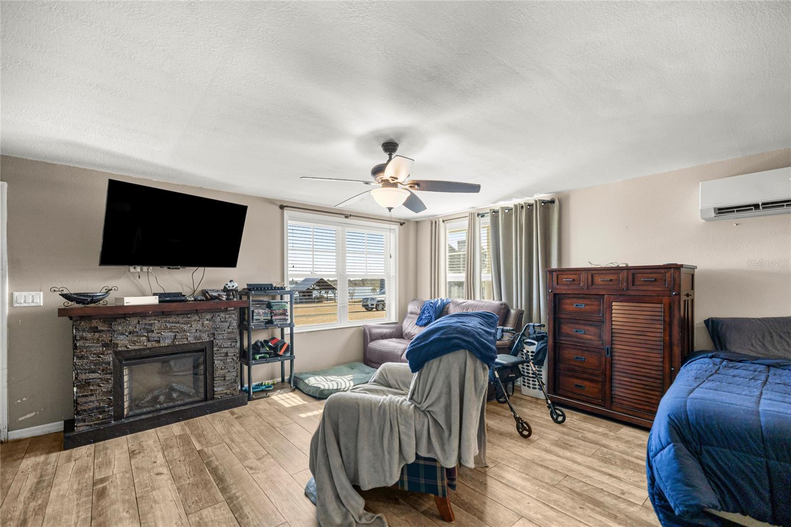 LAKESIDE AT LAKE BRYANT - Residential