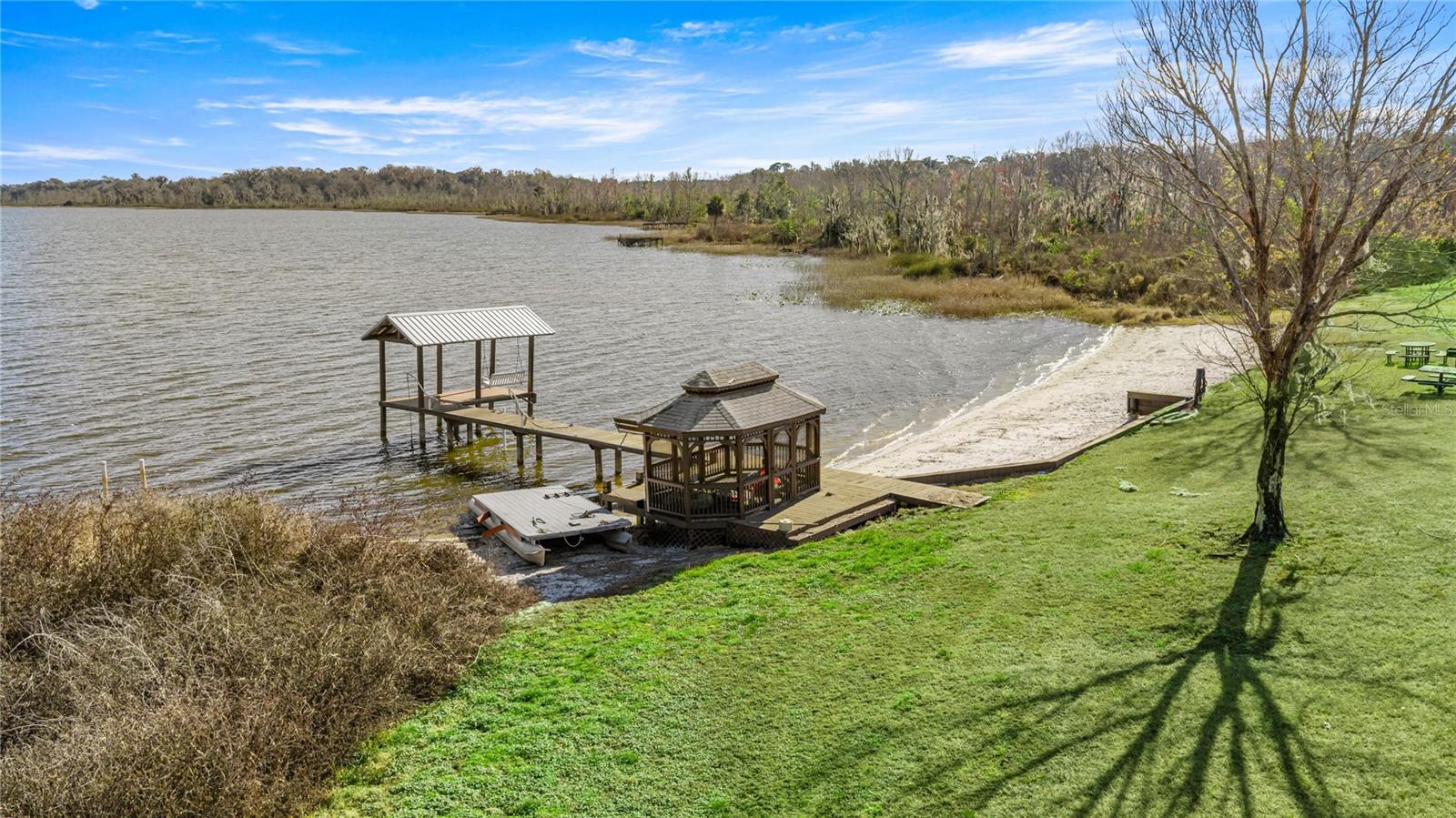 LAKESIDE AT LAKE BRYANT - Residential