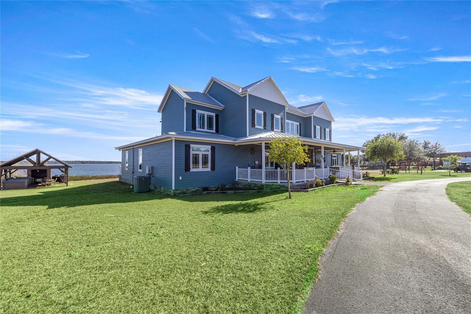 LAKESIDE AT LAKE BRYANT - Residential