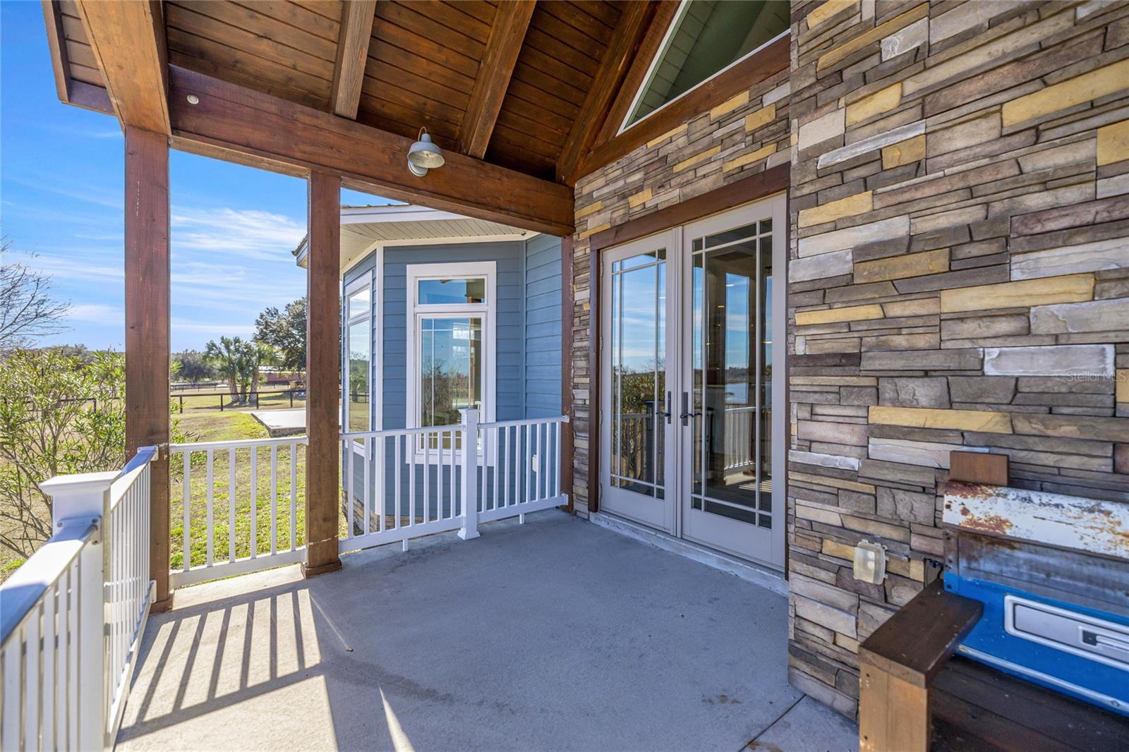 LAKESIDE AT LAKE BRYANT - Residential