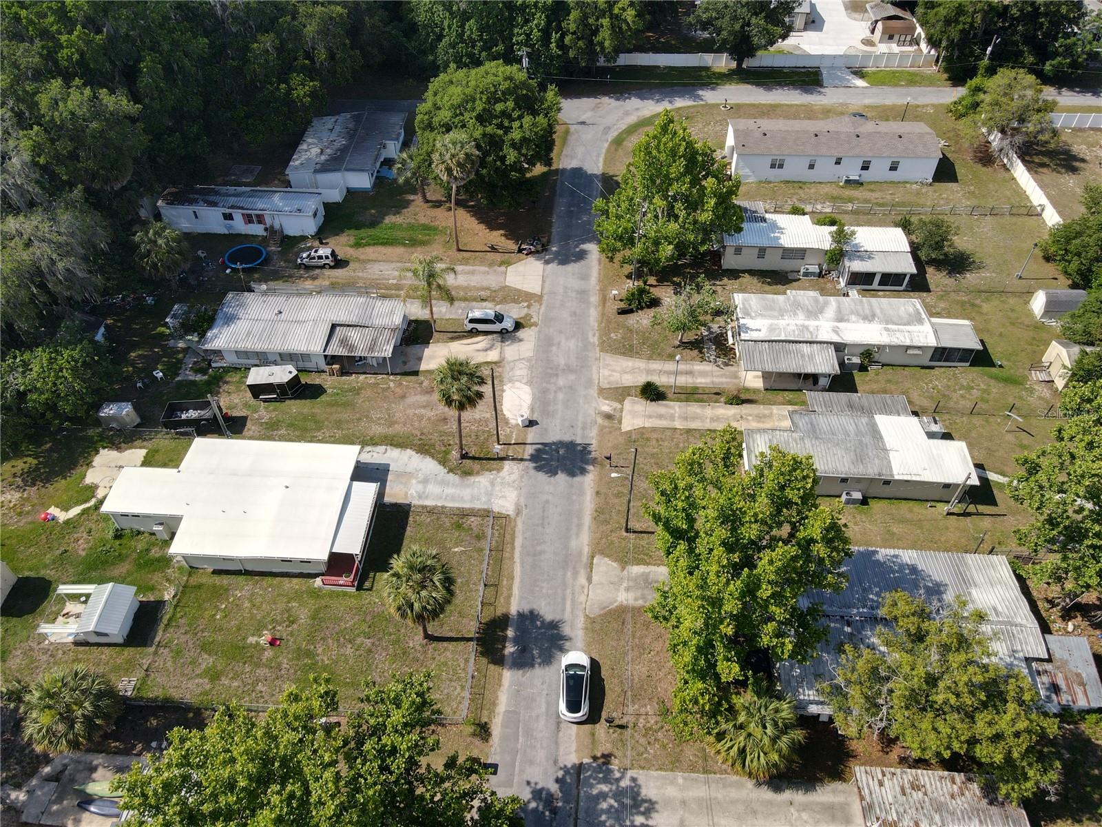 DELOUEST LAND - Residential