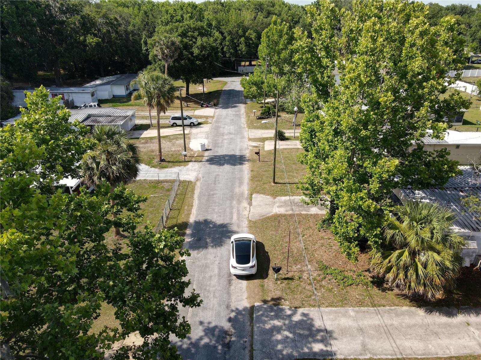DELOUEST LAND - Residential