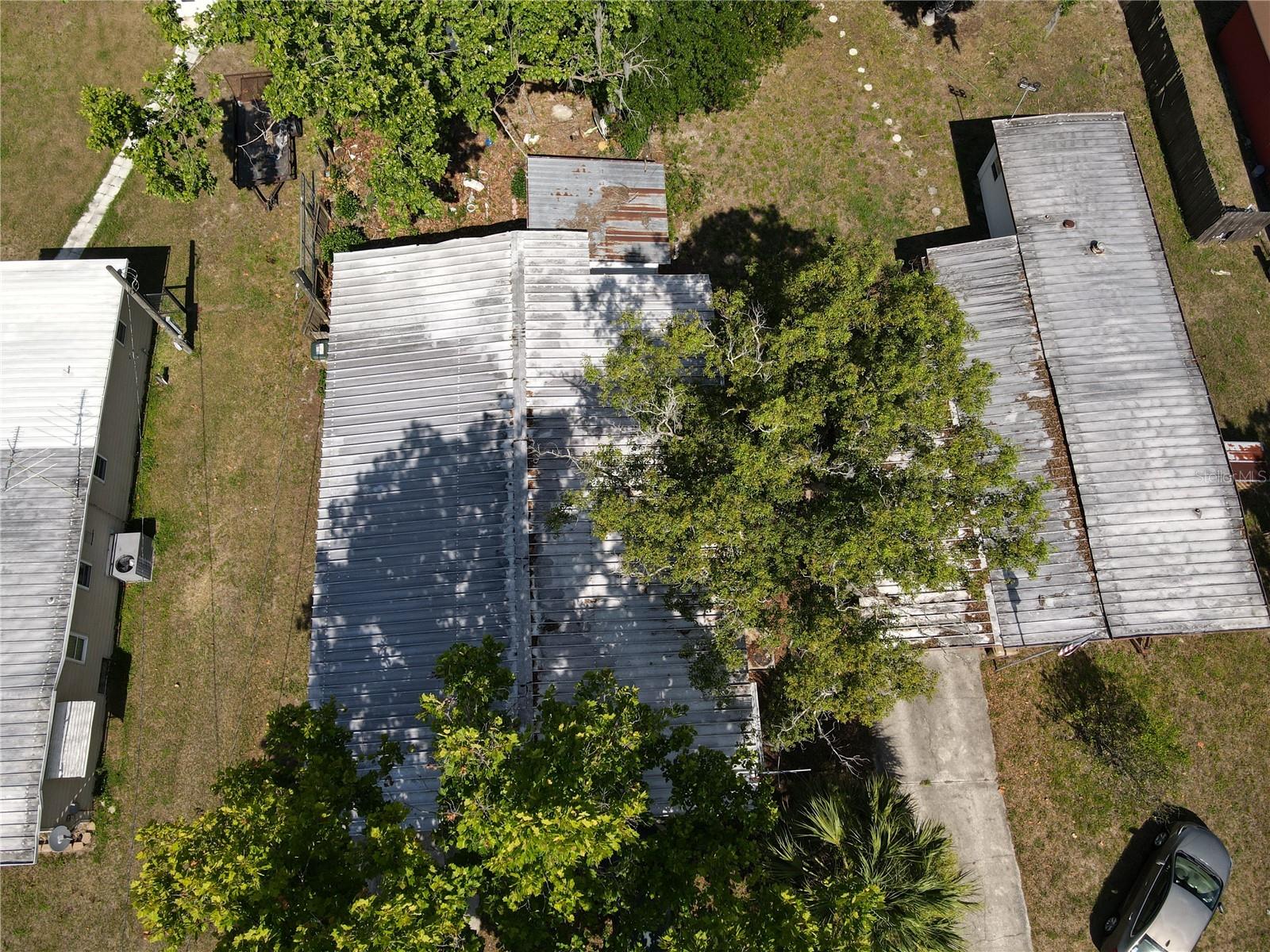 DELOUEST LAND - Residential